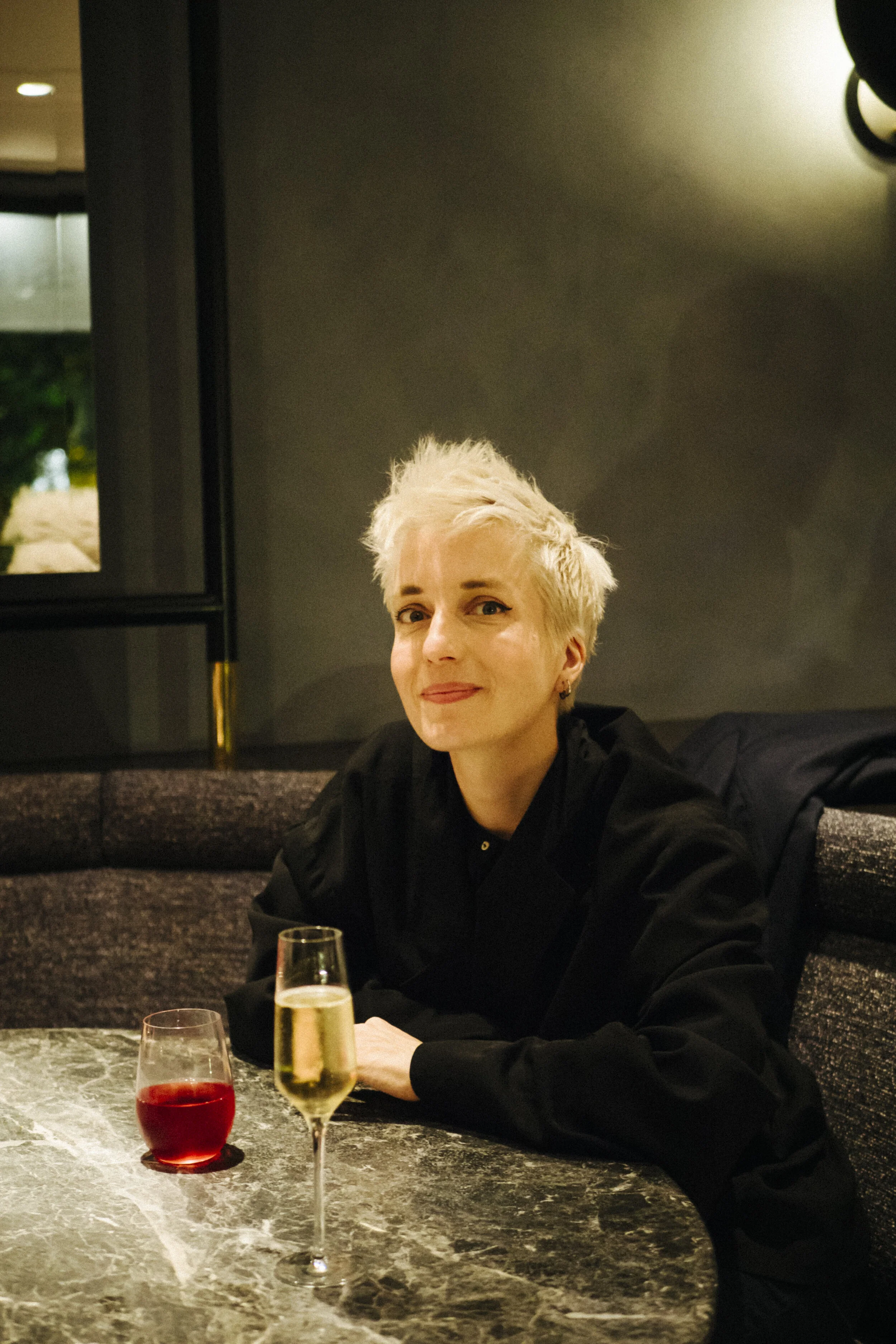 Portrait de la chanteuse Jeanne Added à la soirée d'ouverture du Champs elysées Film Festival à Paris, reportage photo