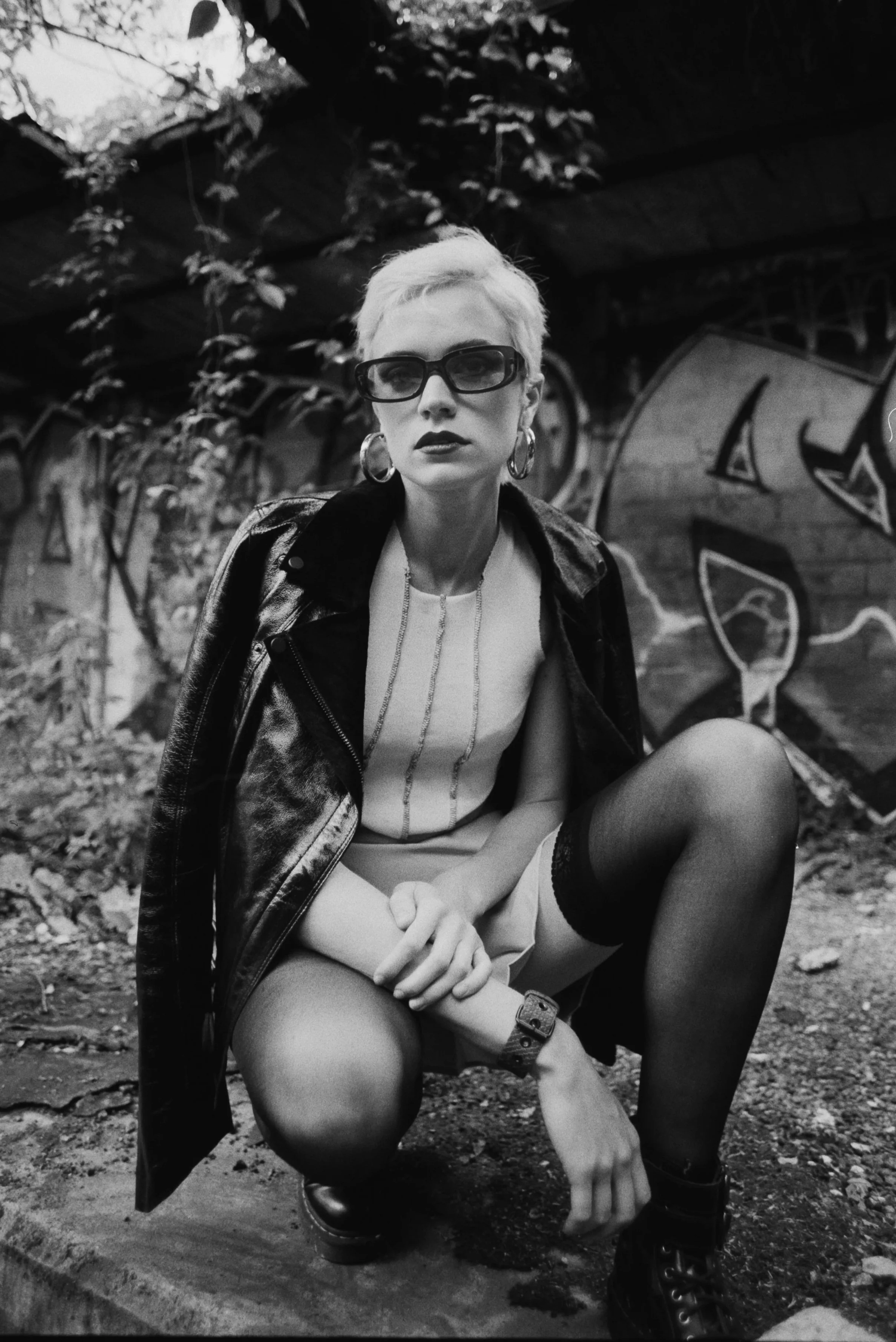 Model : Claudia Romero. 
Queens, NY. 

Portraits d'artistes, de mannequins, de couples et de familles avec un style spontané et brut. Pour vos books d'artistes ou de models, pour vos photos de famille ou vos supports promotionnels. 

Portraits of art