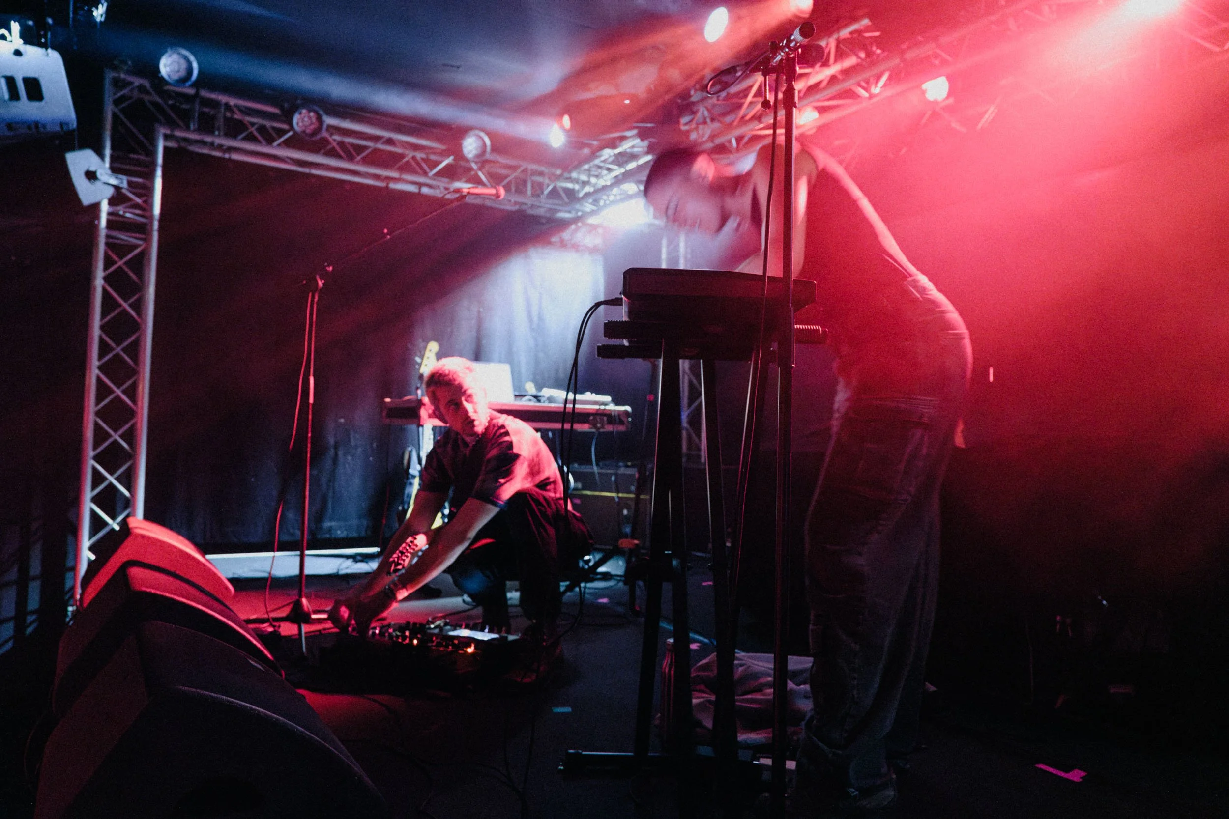 KALUPTO on stage. They perform previously unreleased compositions such as 'Free Us Now' and 'Now It's Gone'.