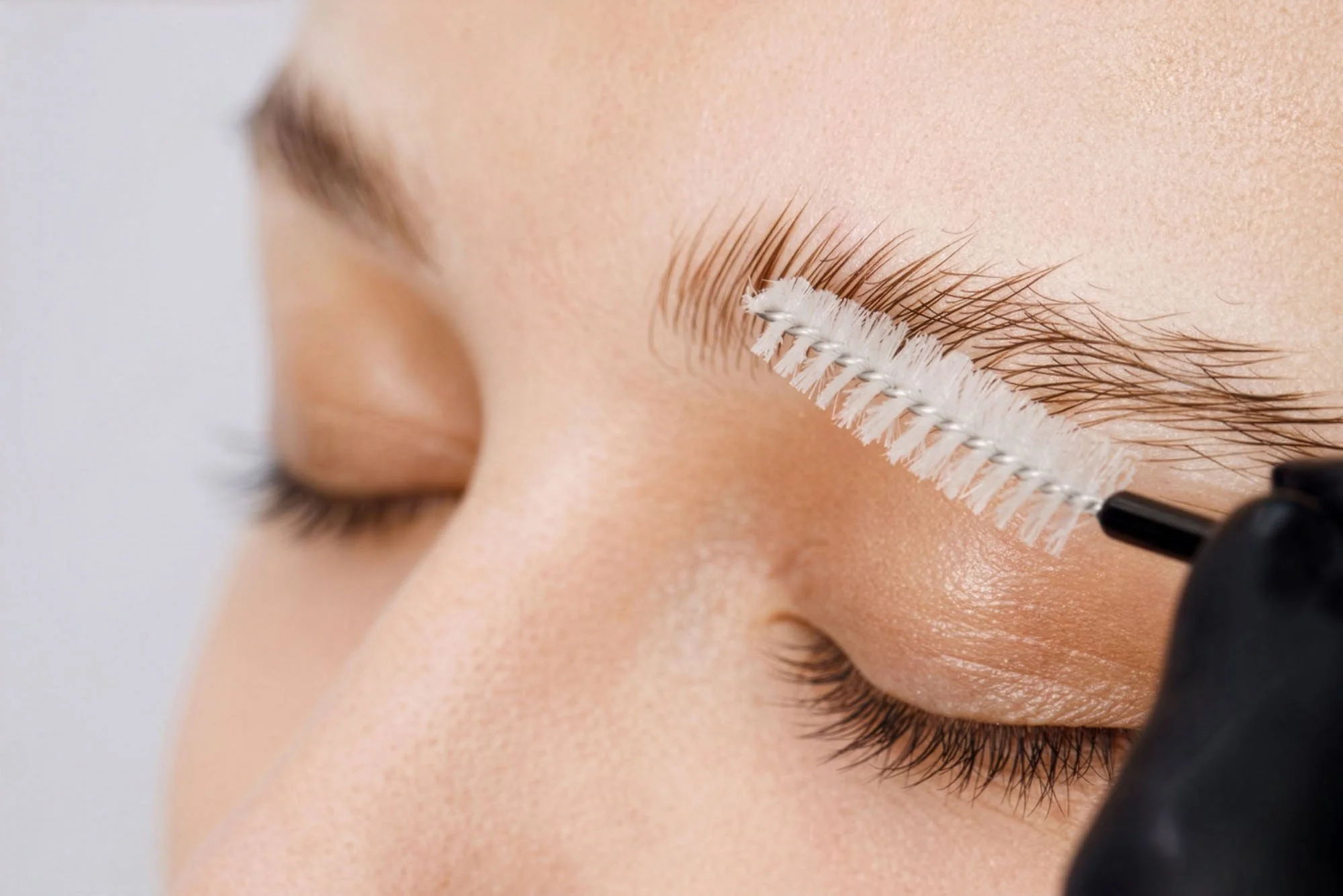 Beratungsgespräch vor dem Microblading