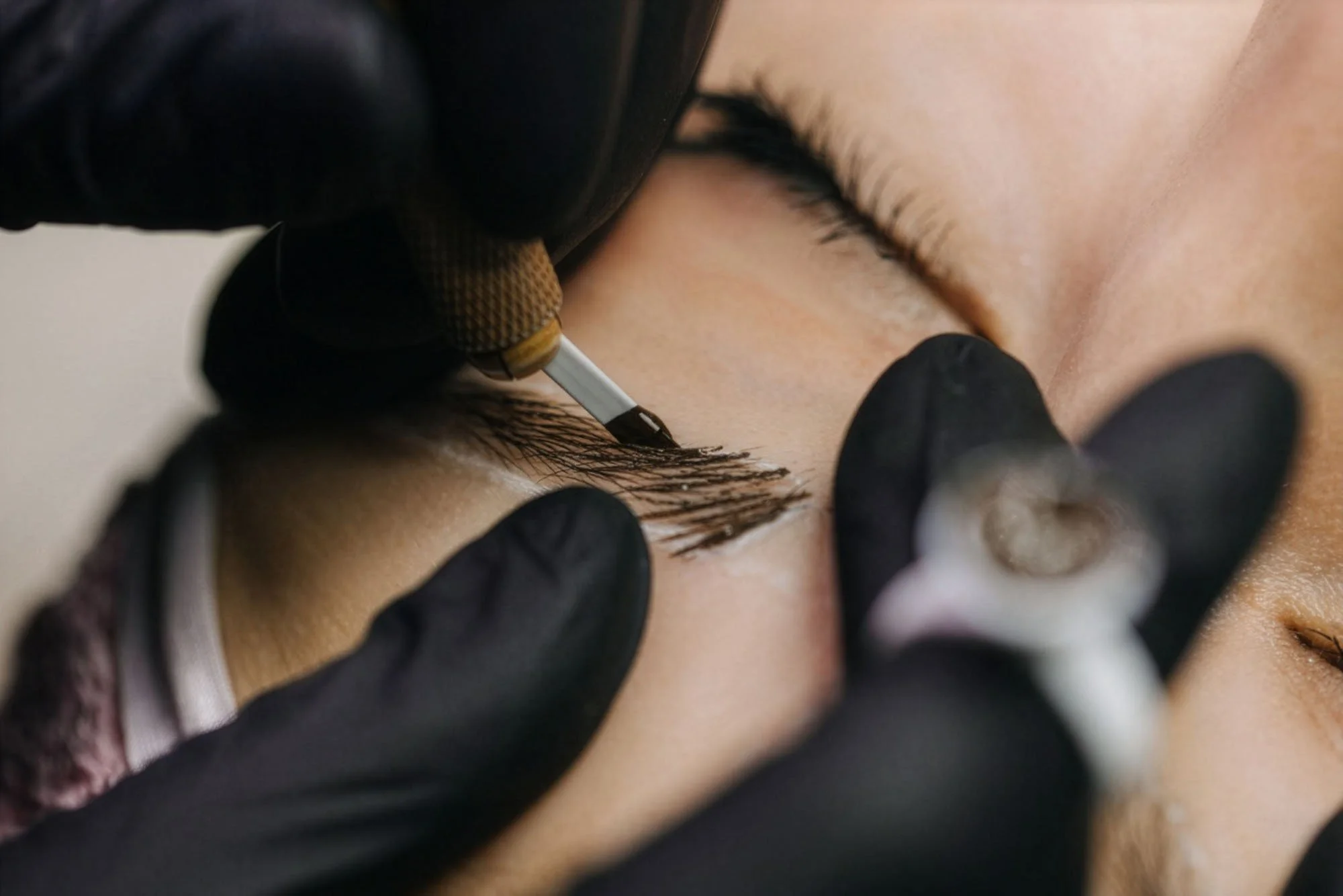 Pigmentierung beim Microblading