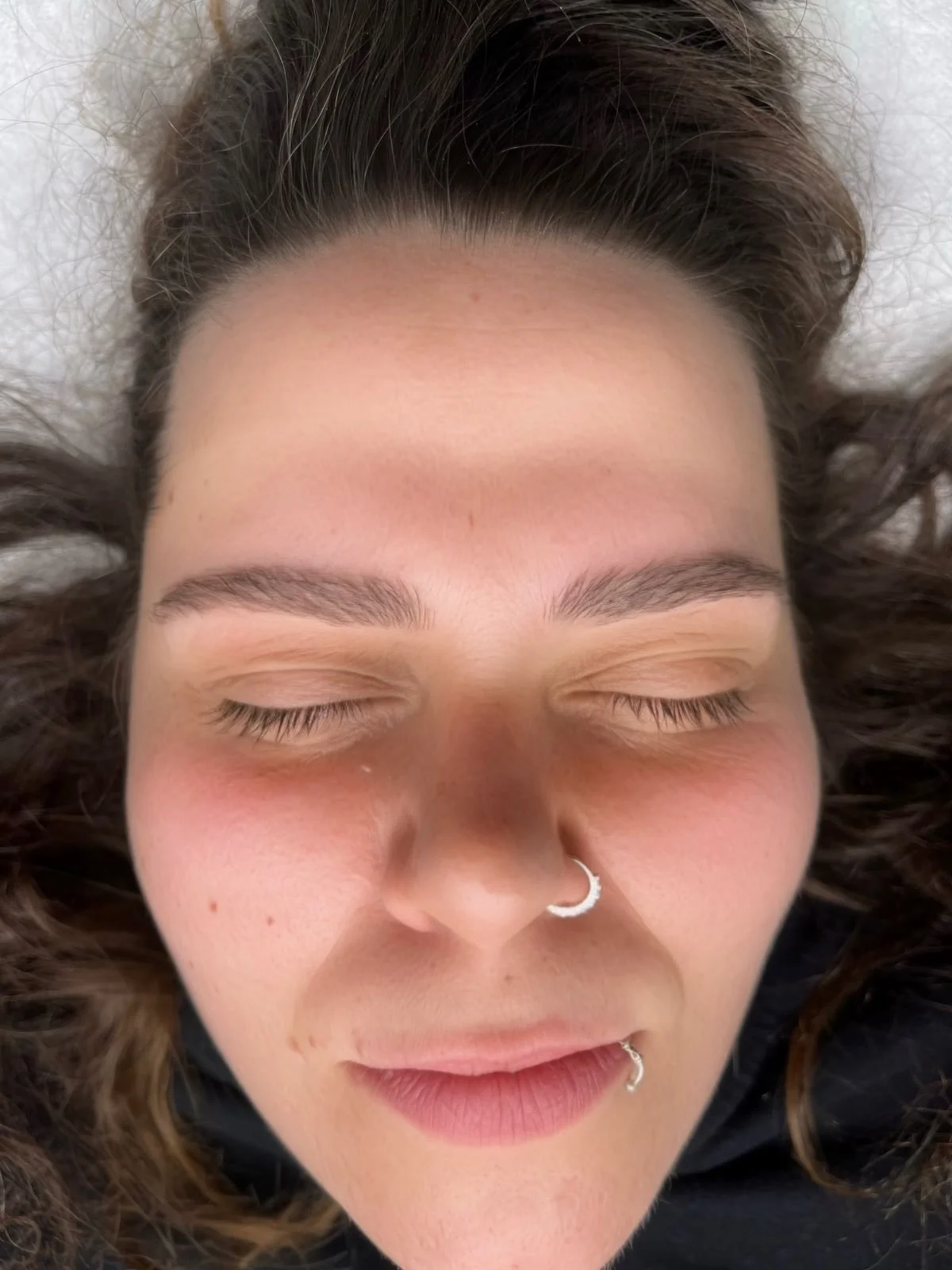 Ergebnis Microblading lichte Augenbrauen