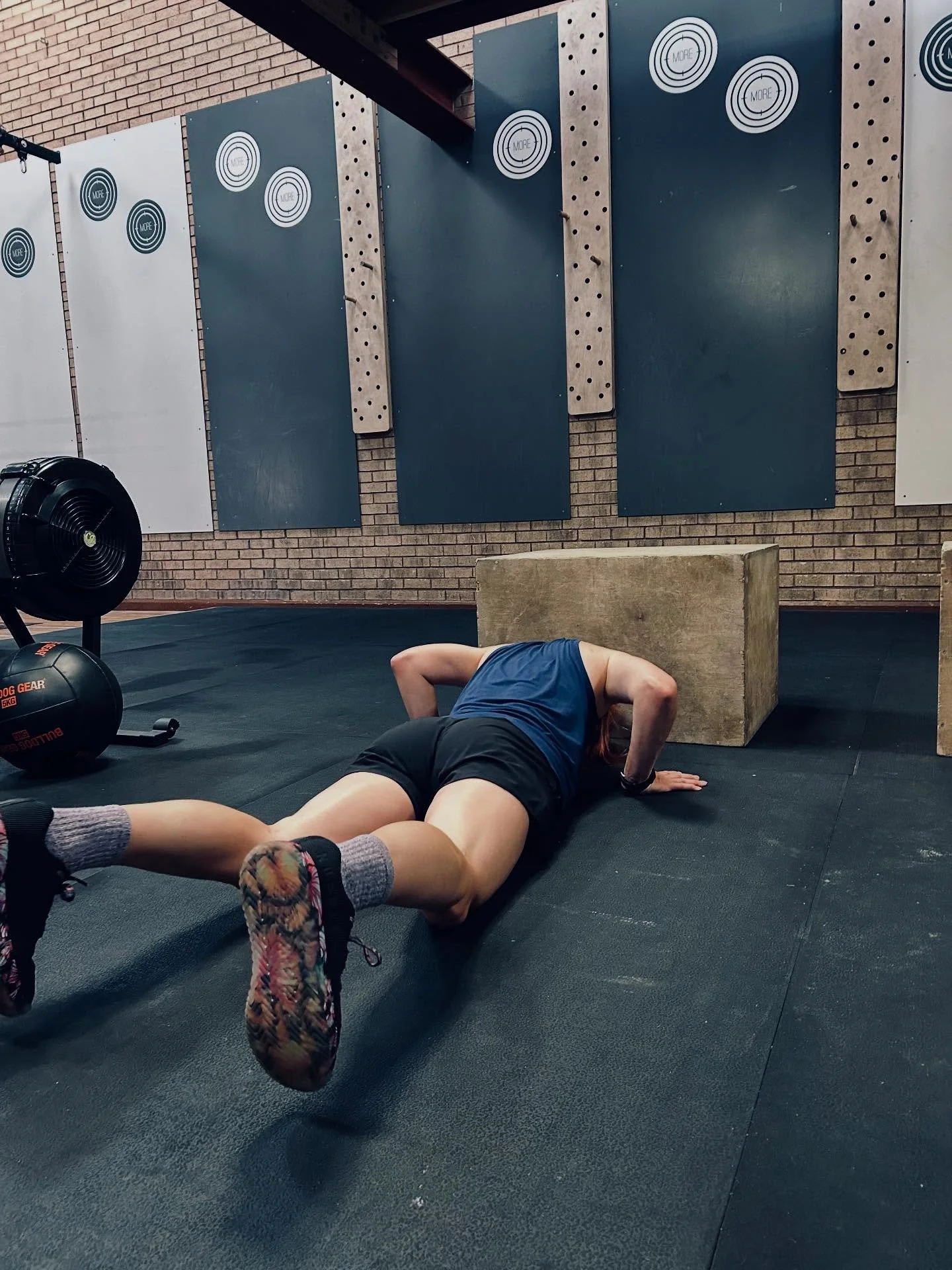 Full-body conditioning and mental toughness all in one. This one left the legs burning and the lungs on fire &mdash; but everyone kept moving until the very end.

WOD
4 rounds for time
25 / 30 Cal Row
20 Med Ball Cleans
10 Burpee Box Jump Overs

#Mor