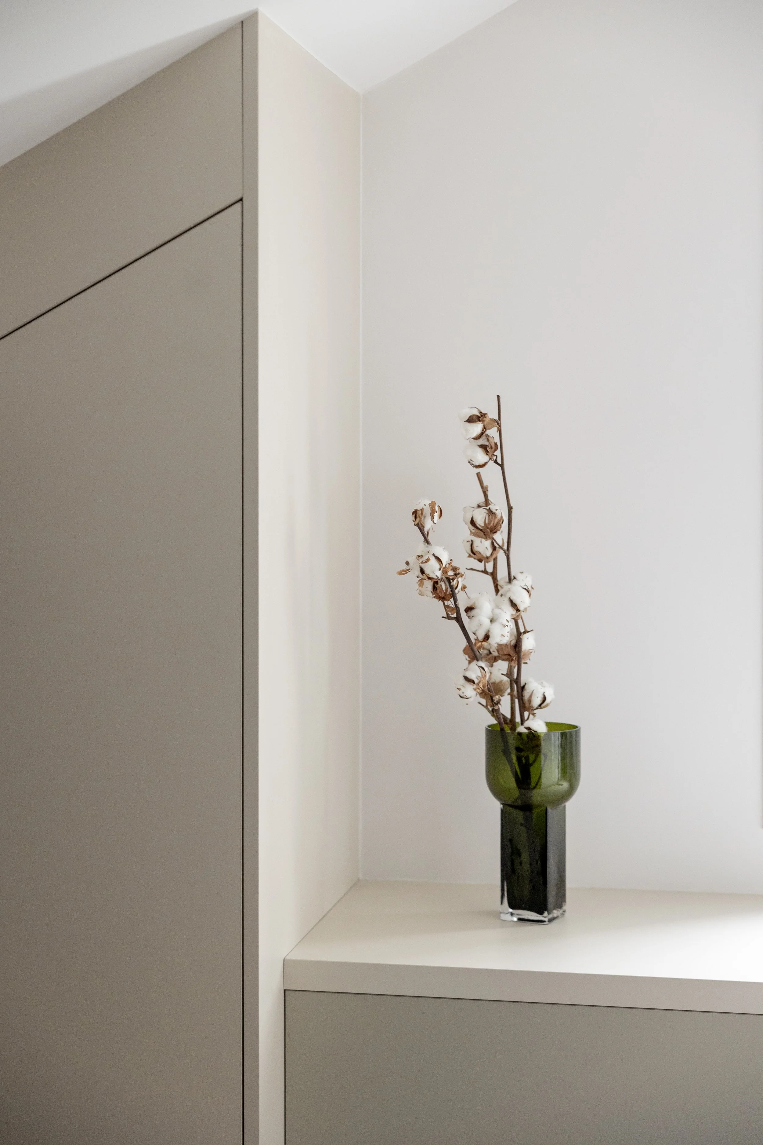 chambre sous combles placard penderie sur mesure bureau sur mesure Egger mélaminé 