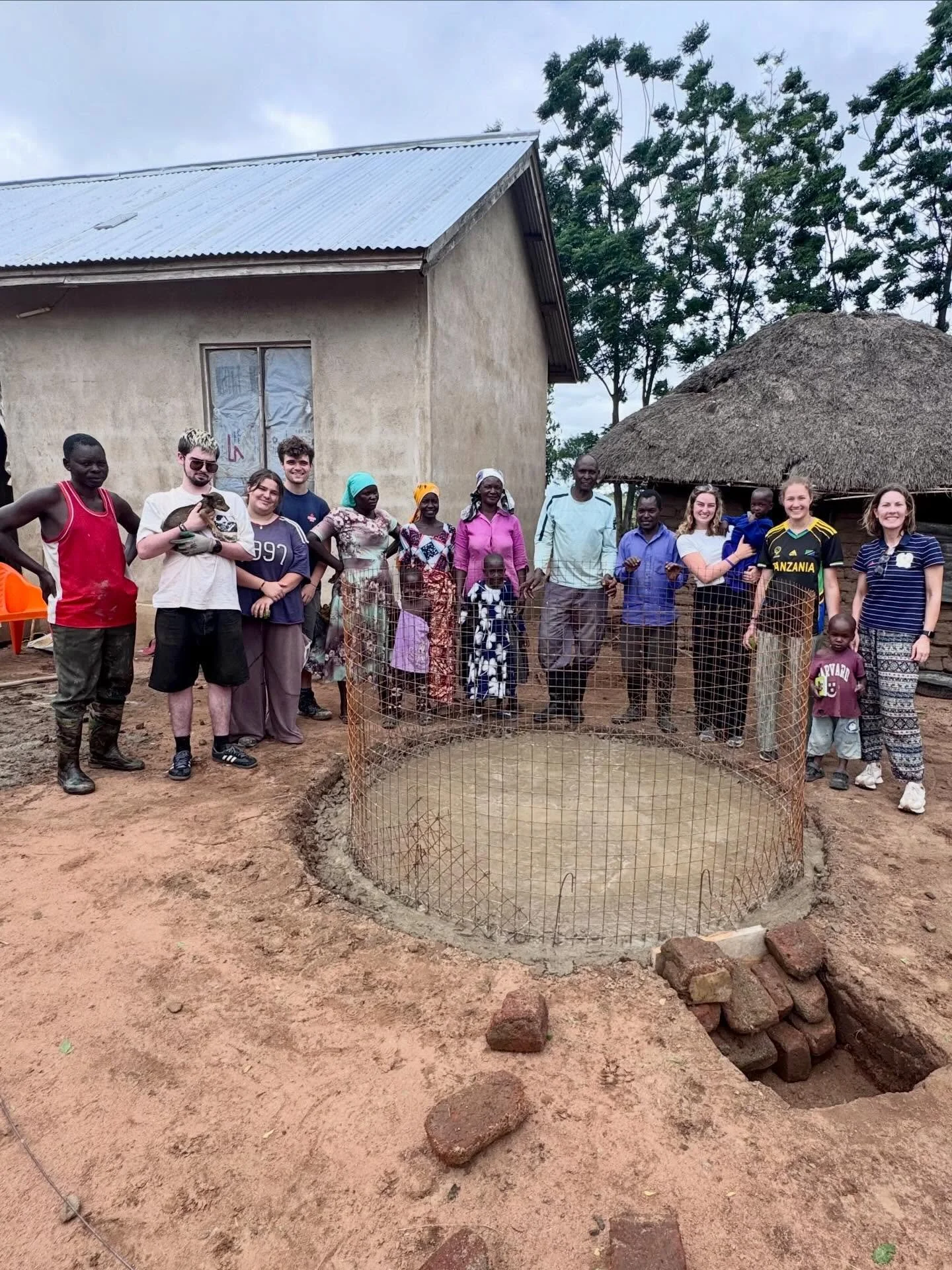 💧 Building Hope, One Tank at a Time 💧

Today the team began constructing a water tank for a wonderful family &mdash; and what a special day it was.

With the help of two brilliant fundis, including the very experienced Ezekiel, we started the proce