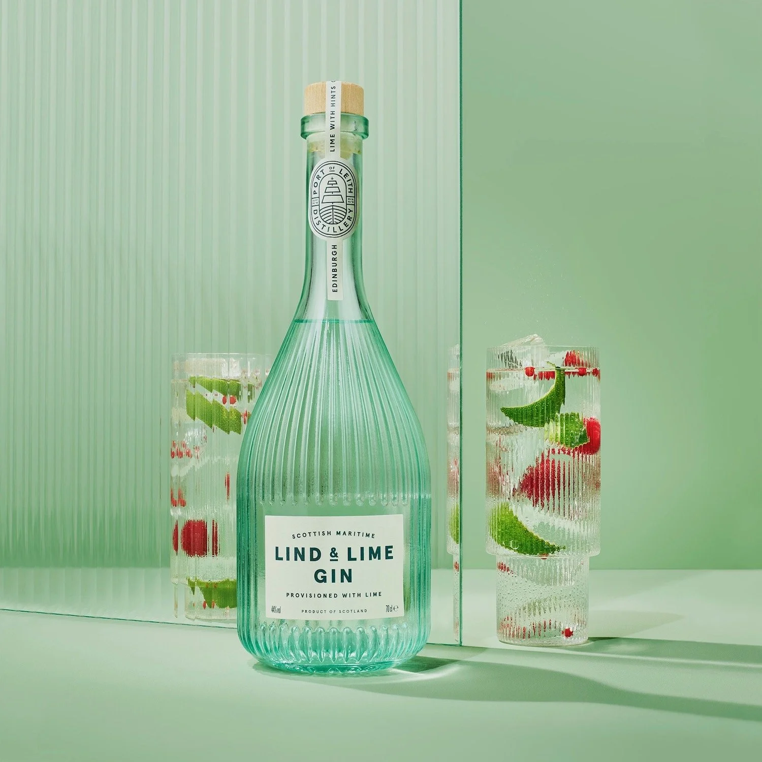 Lind & Lime Gin with garnished drinks, photographed by Frankie Turner drinks and beverages photographer