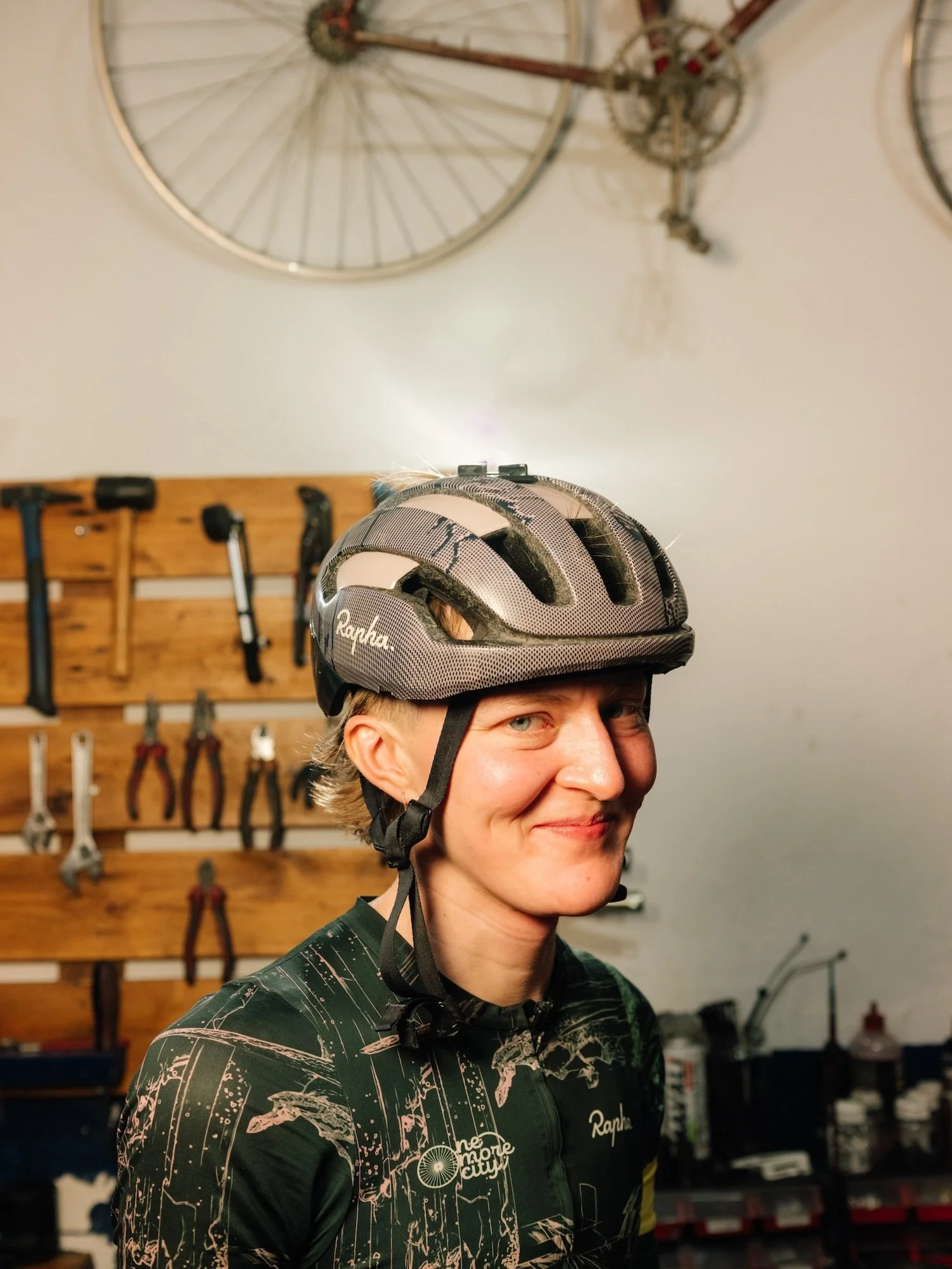 flock-liz-seabrook-lost-dot-101-race-cycle-adventure-portrait-8522.jpg