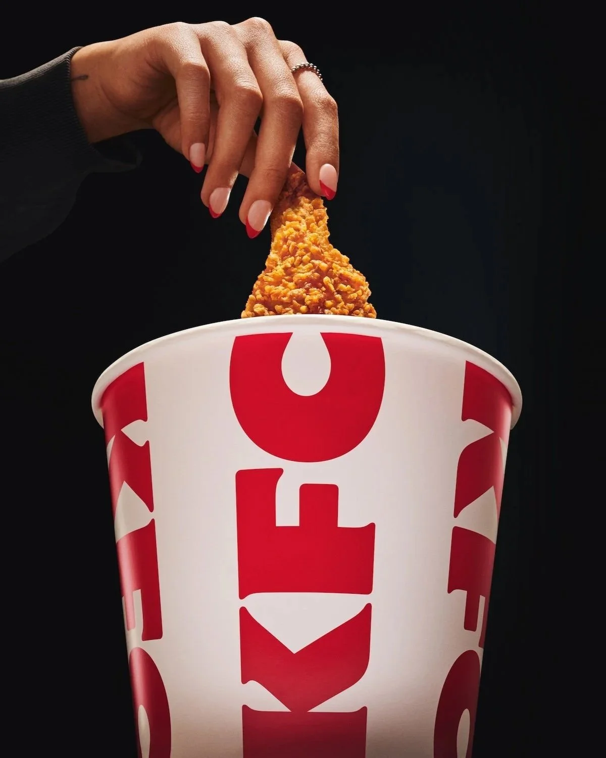 flock-frankie-turner-KFC_Global-campaign_Original+-recipe-drumstick-Food.jpg