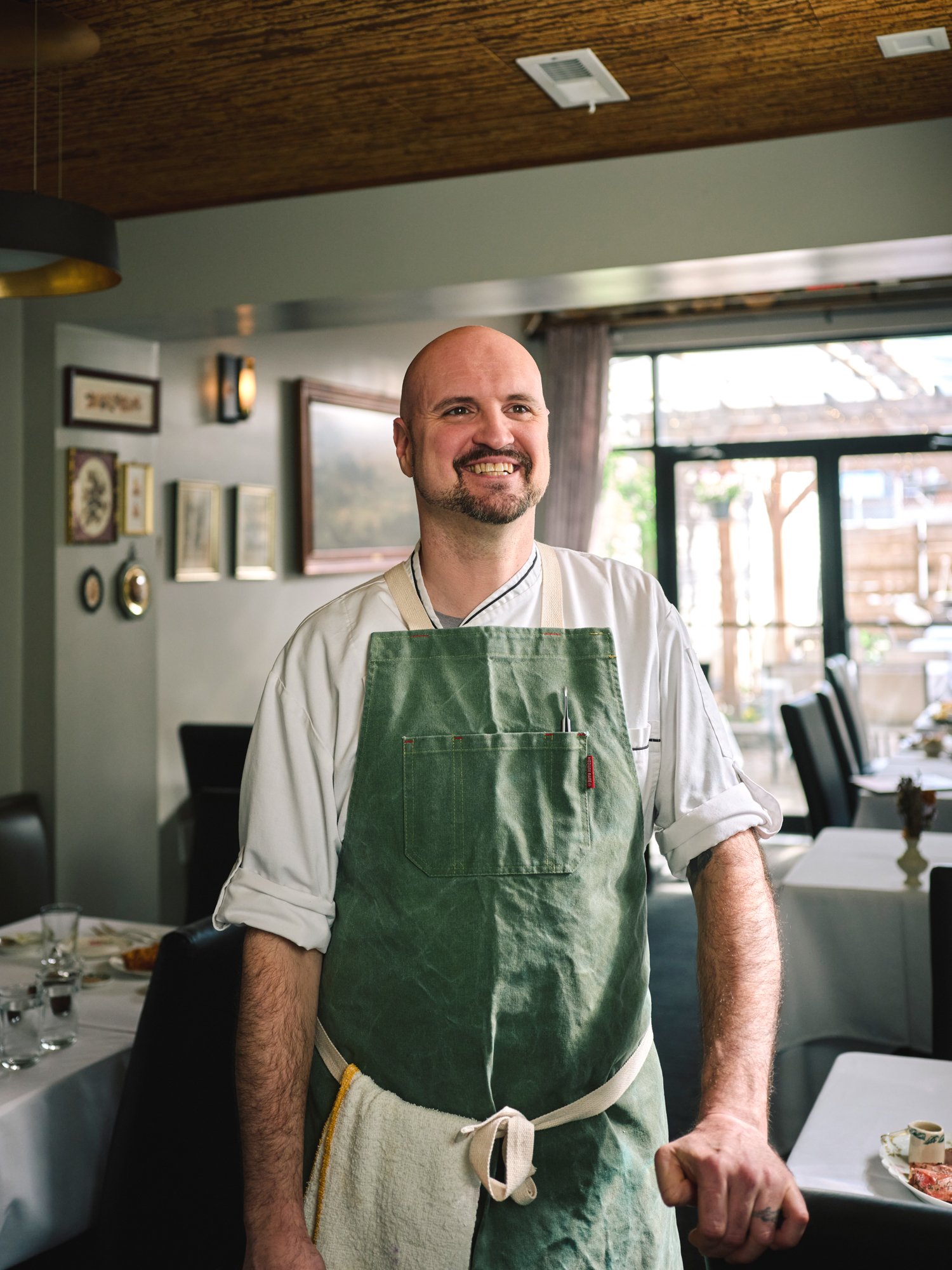 We_Are_Flock-Liz_Seabrook-Fare-Philadelphia-Elwood_food-photographer-chef-portrait-DSCF0792.jpg