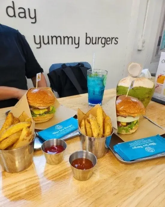 Blue Sea Burger2.webp