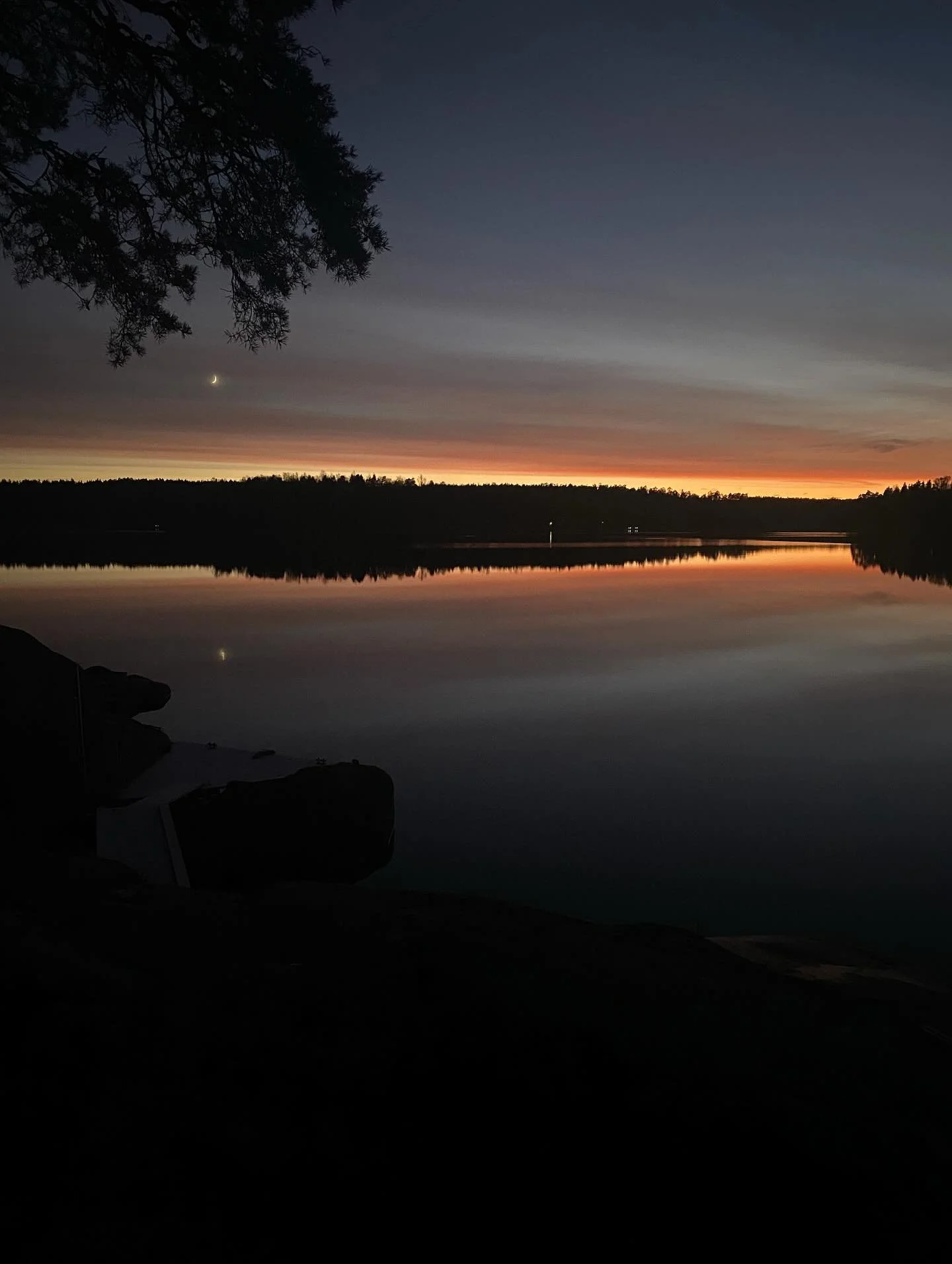 &Aring;land visar sig fr&aring;n sin b&auml;sta sida ikv&auml;ll. Krispigt och vackert. God Jul!