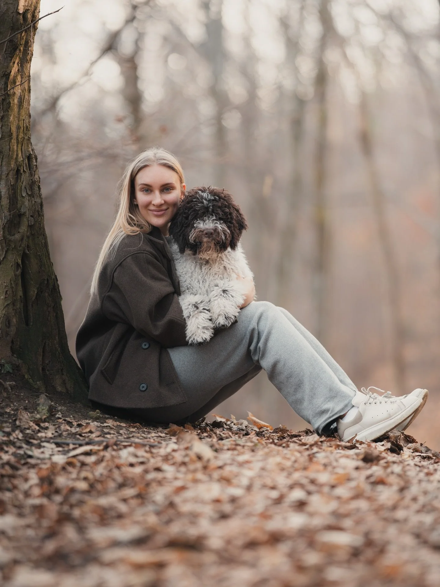🇬🇧Puppy fever!

Whenever I photograph a puppy I really really want to get one more dog myself haha
Hi, this is Don and I know it might not look like it but this is actually a 5 months old lagotto ! Hes so big and fluffy like a giant teddy bear☺️

W