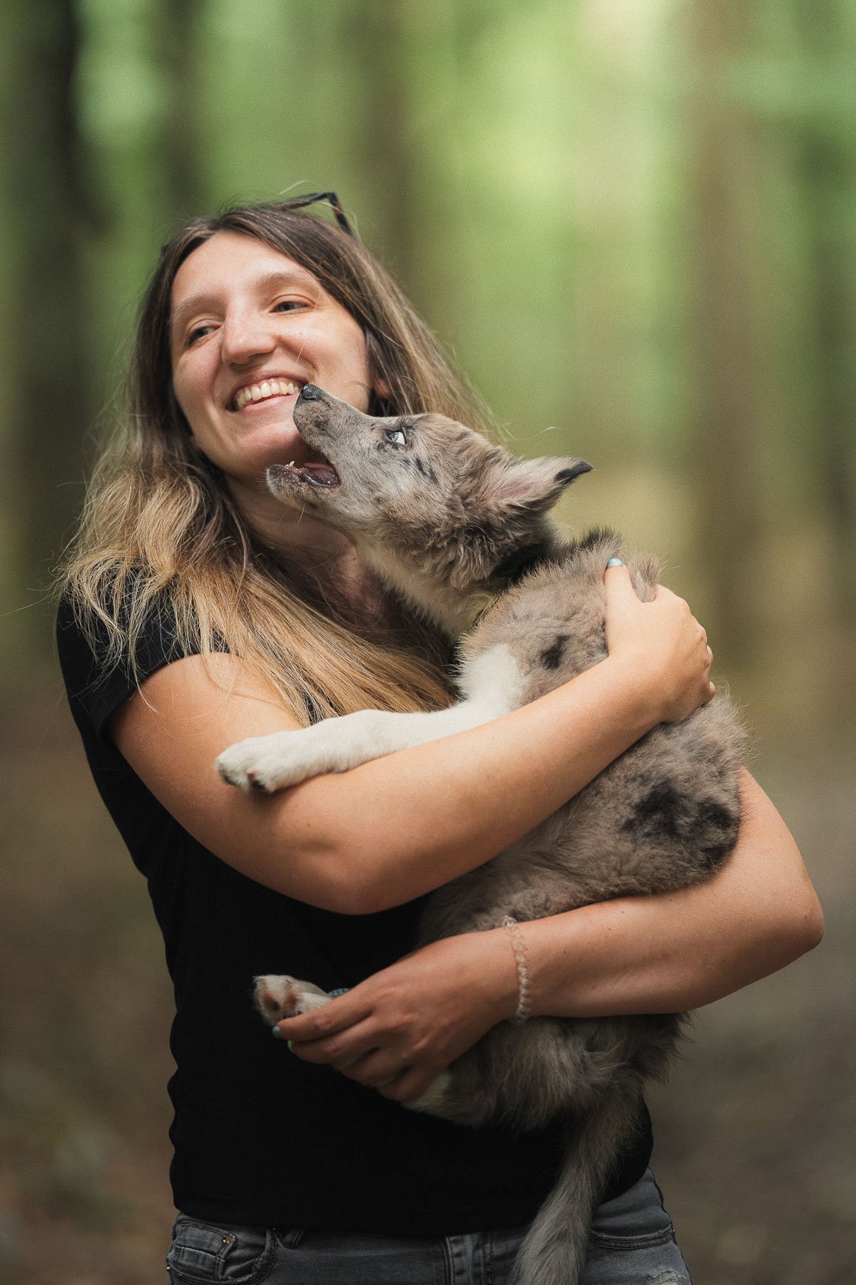 Leg de eerste momenten met je puppy vast in een liefdevolle fotoshoot. Spontane beelden vol emotie en verbinding.
