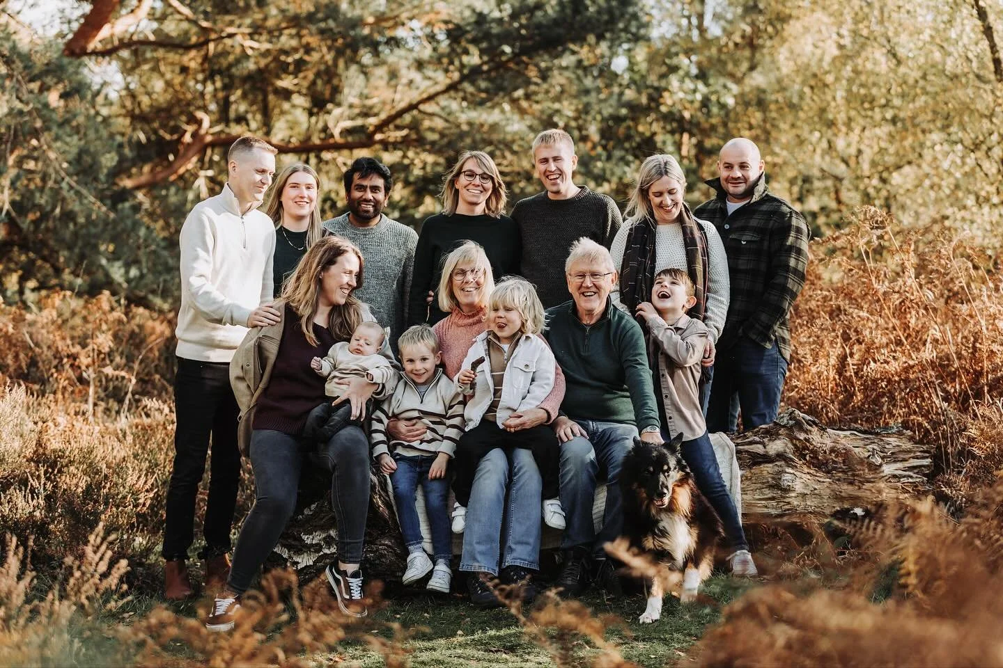 When family travels from all over the country there’s only one thing to do !!!!!! PHOTO SHOOT .. and a new line to say when anyone’s taking a photo “ WILD WEE “ that’s definitely a new one on me .. 🤪🤣