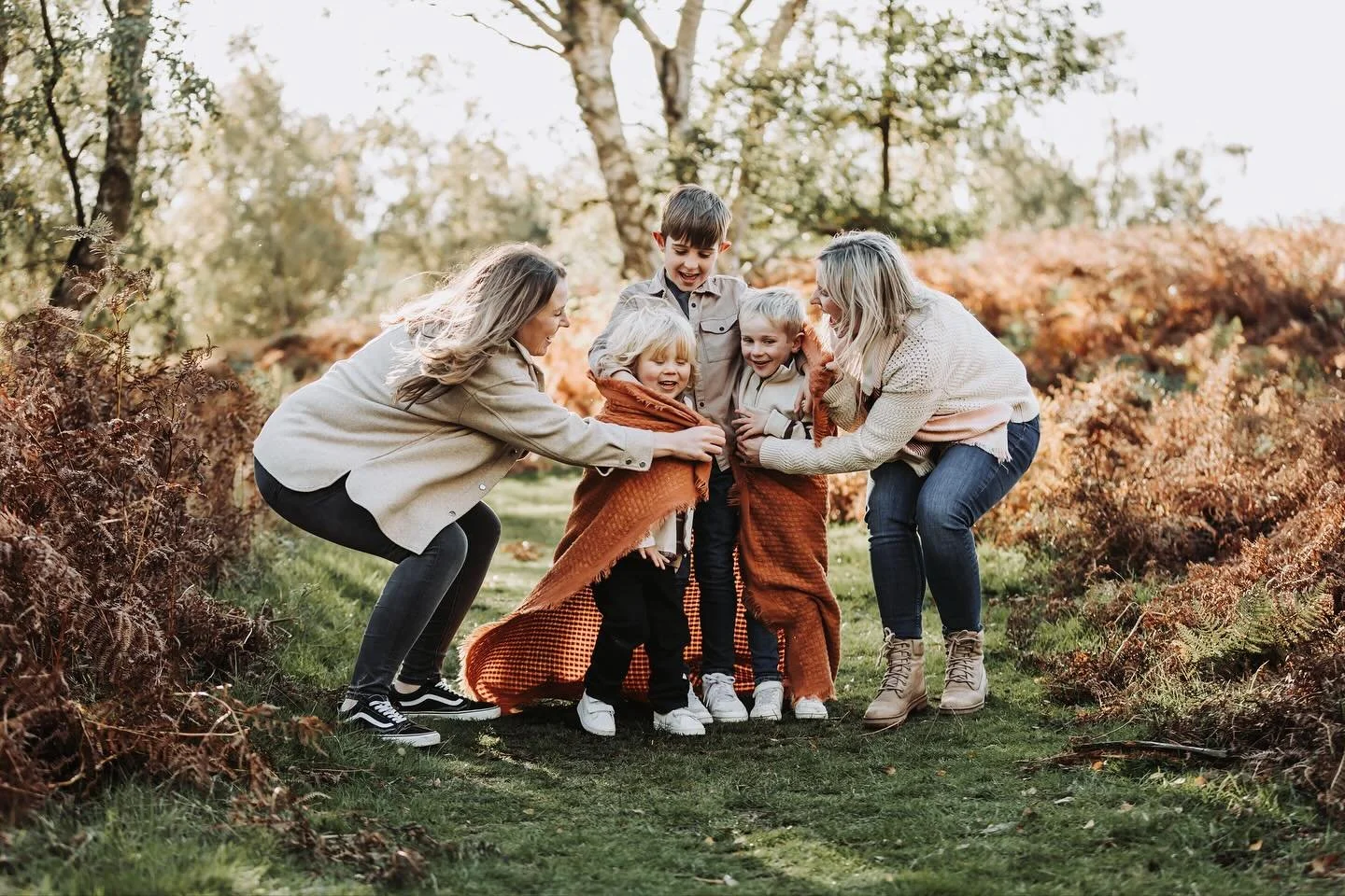 Lots of little groupings including a triple trouble of cousins 🤣🤣 and one of my fave games to play “ wrap me up like a sausage “