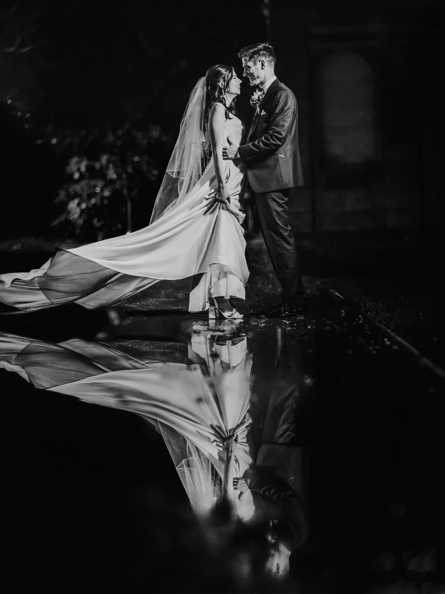 //LAST WEDDING OF THE YEAR!  When the heavens open all day and finally the rain stops, time to make use of that bloody huge puddle outside &hellip;. And a little bit of Christmas magic ✨ @ingestreorangery_weddings @bespokecreations