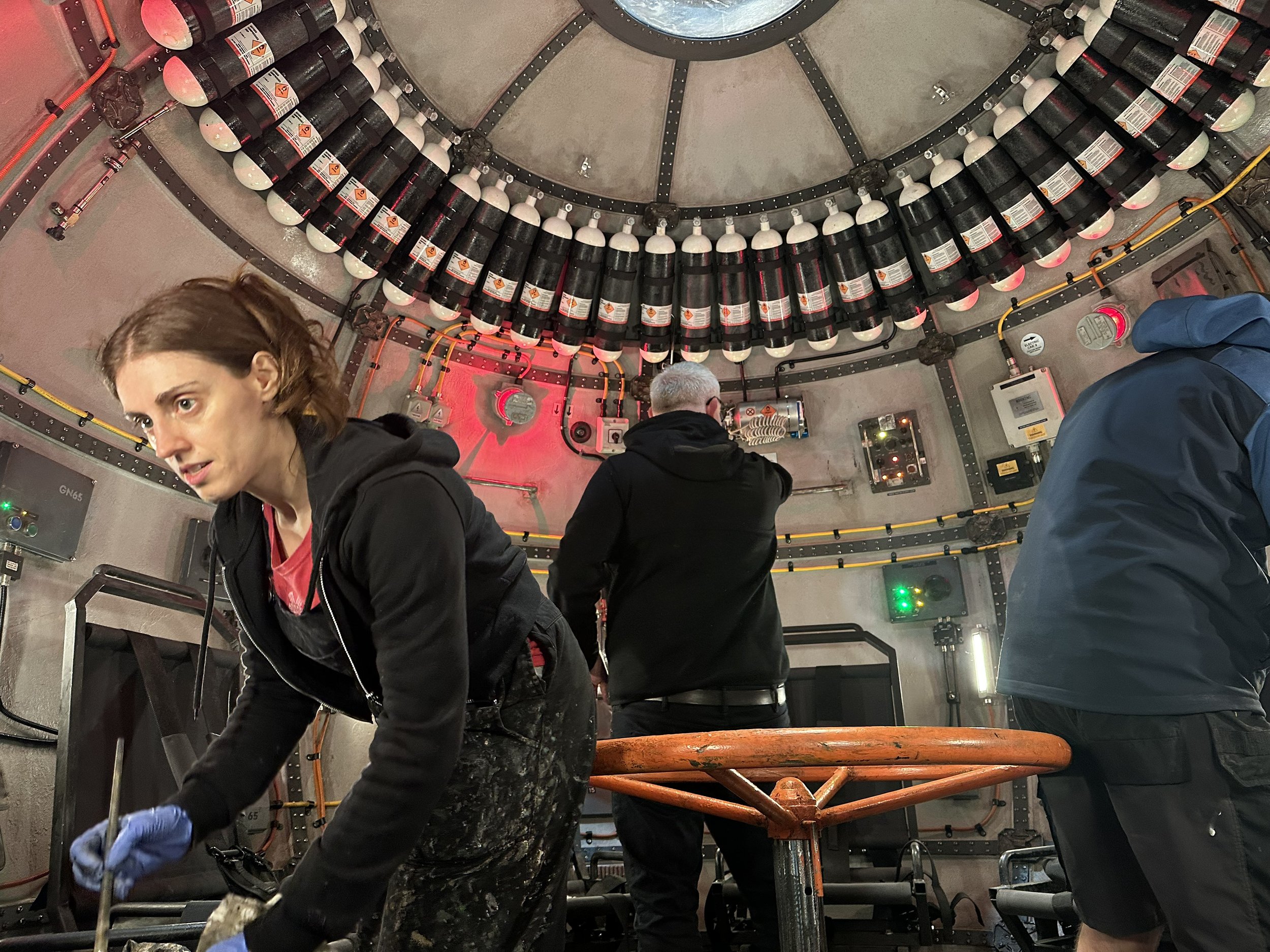 SUBMERSIBLE_BTS 02.jpg