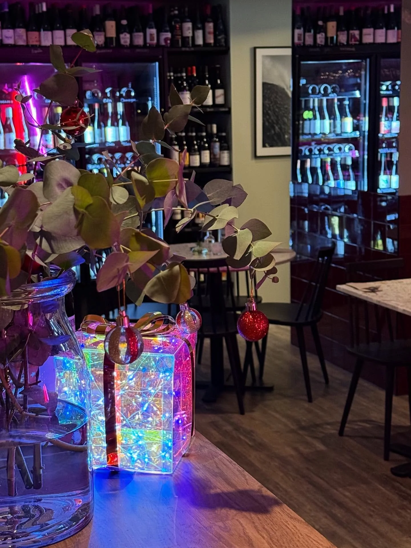 Vi vill &ouml;nska alla v&aring;ra g&auml;ster en riktigt God Jul &amp; Ett Gott Nytt &Aring;r! Och samtidigt tacka er f&ouml;r ett fantastiskt f&ouml;rsta &aring;r. Vi ser framemot m&aring;nga fler. Nu tar vi ett litet vinteruppeh&aring;ll och &ouml