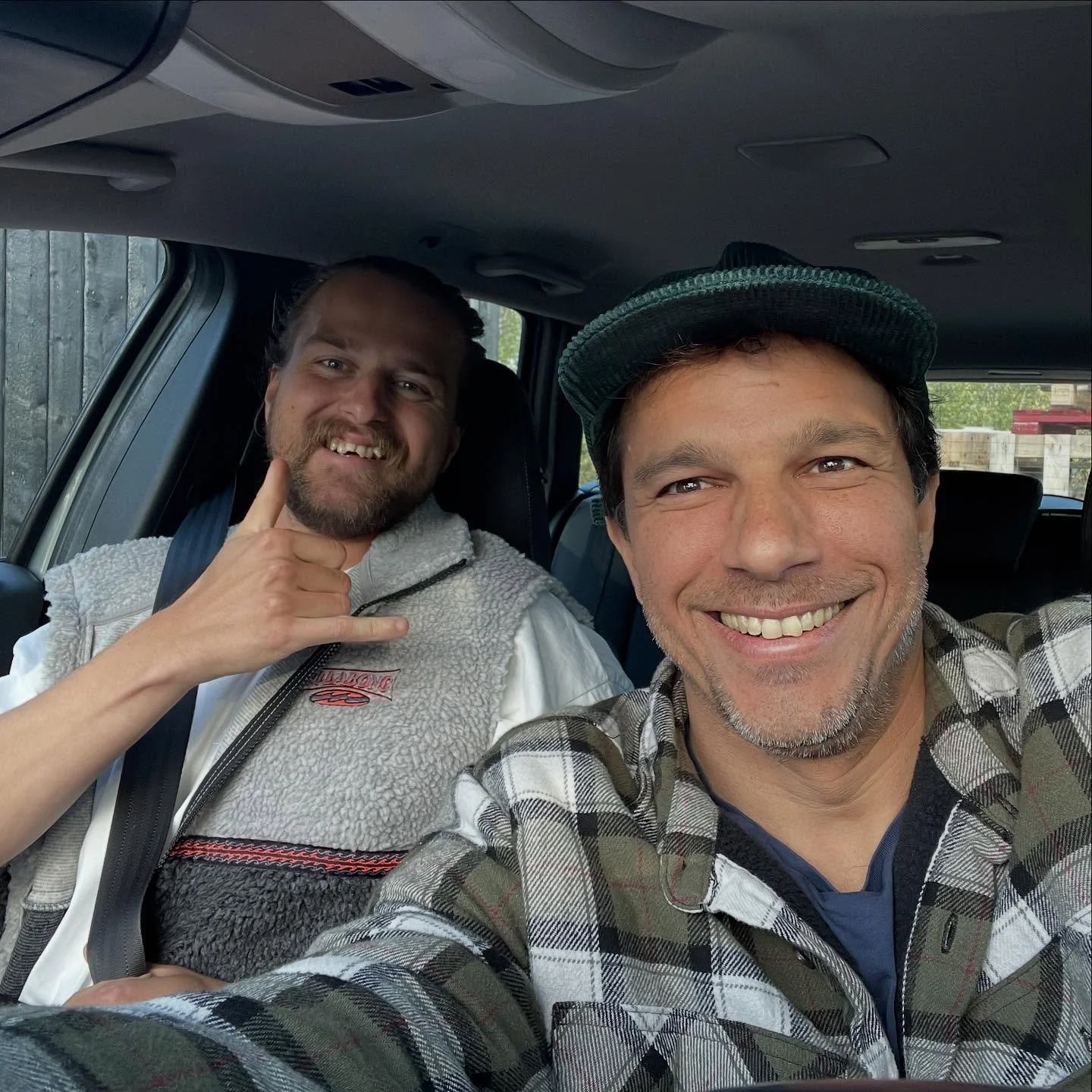 Sommar 26! Nu s&ouml;ker vi erfarna kollegor (20+) till b&aring;de servis och k&ouml;k som vill jobba med pizza, vin och m&auml;nniskor i sommar.
Hos oss st&aring;r hantverk, bra r&aring;varor, personlig service &ndash; och att ha kul p&aring; jobbet