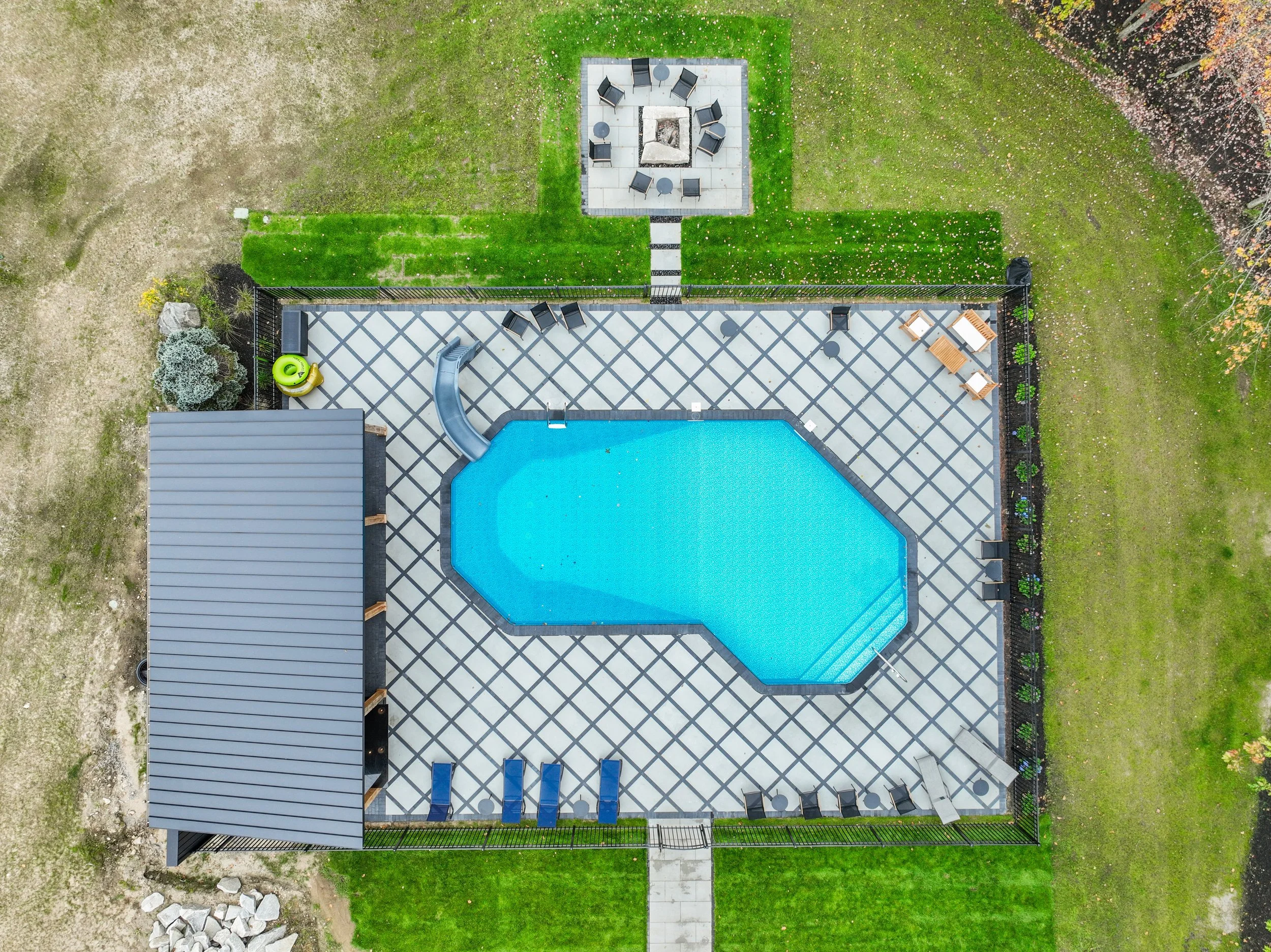 properties_37184_yvgth2dc_Drone_453_Glenallen_Street_001.jpg