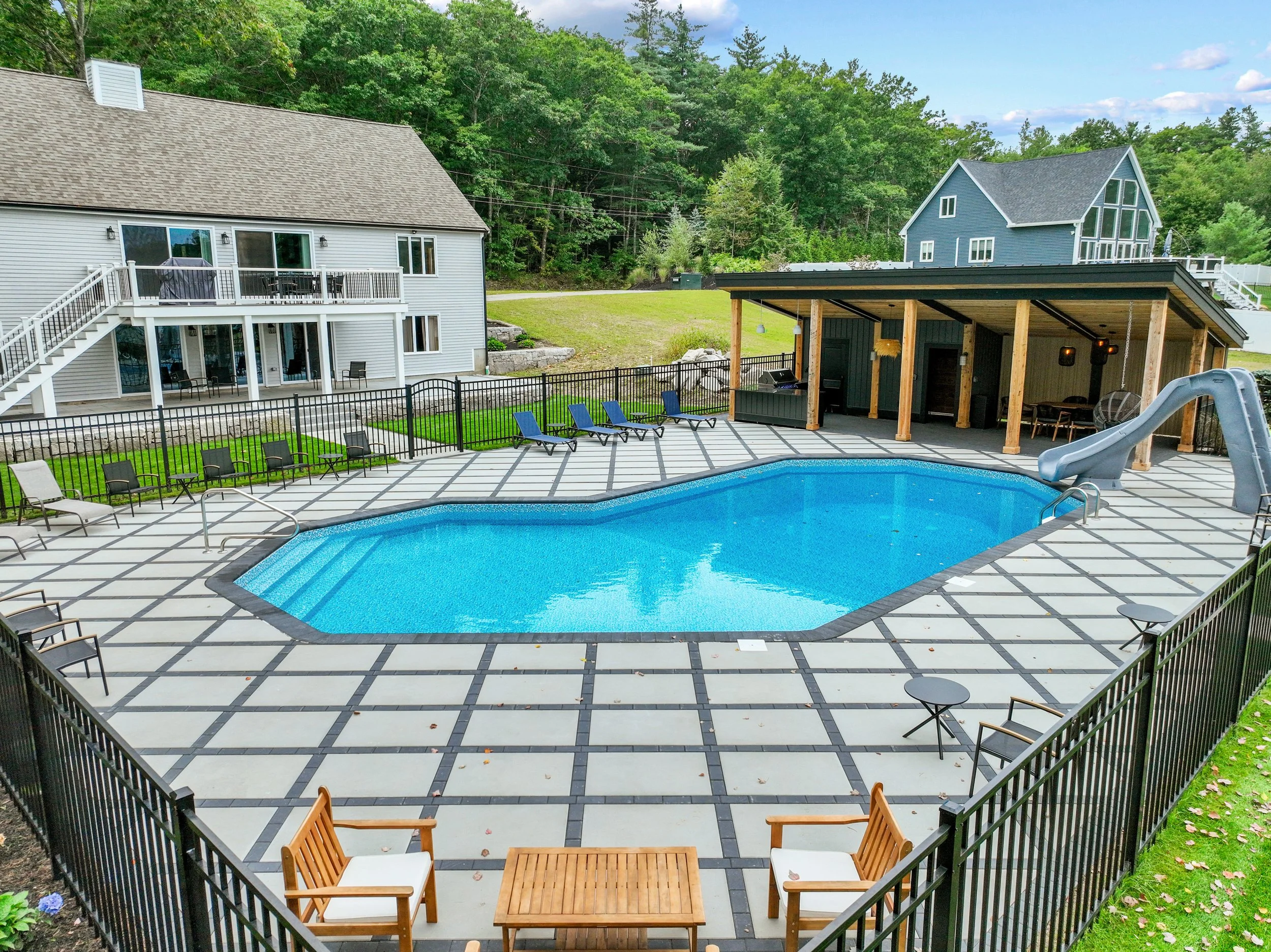 properties_37184_0iujl5ct_Drone_453_Glenallen_Street_007.jpg