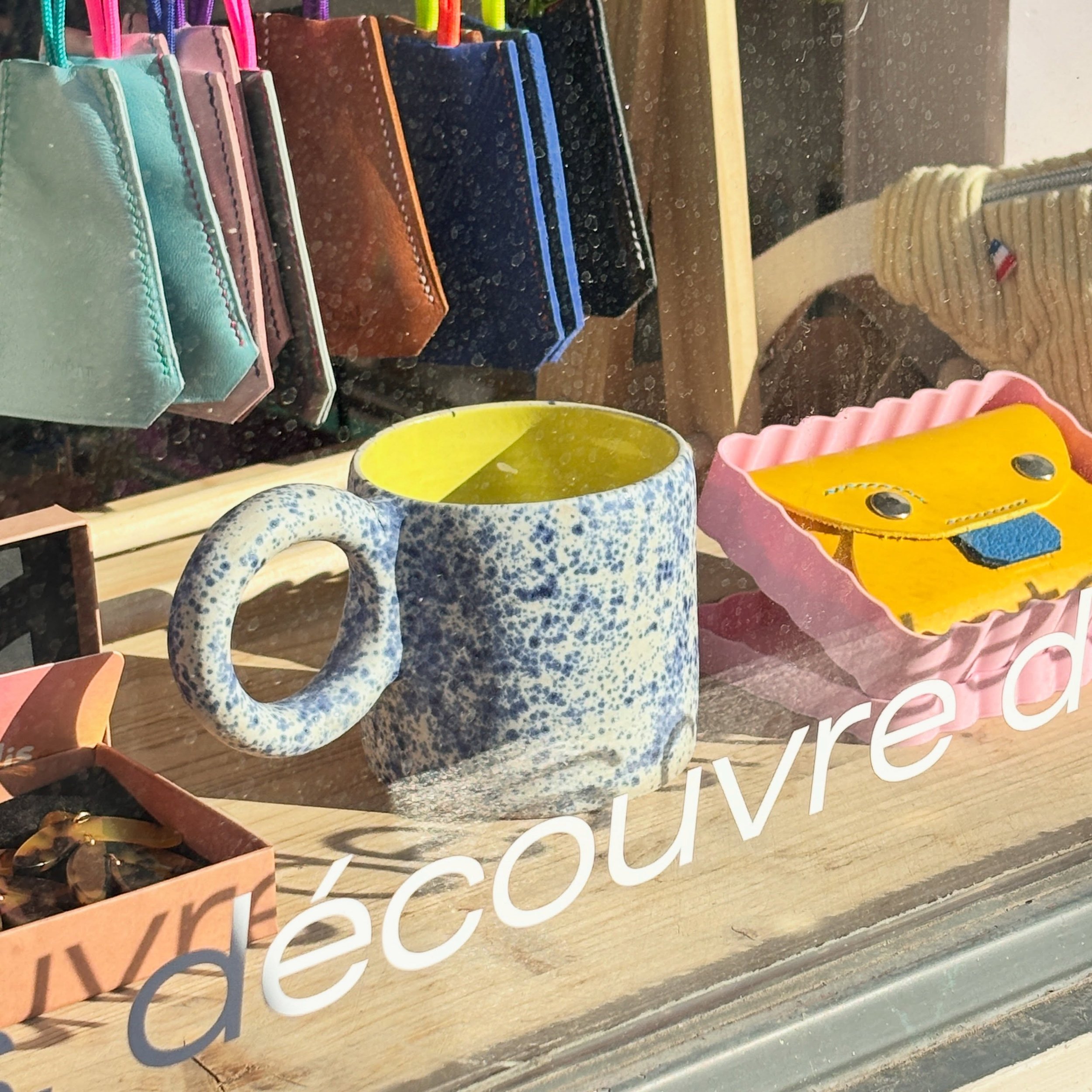 Le soleil chez @studiobro__ 🌦️

.
#ceramique #pottery #handmade #ceramics #fy