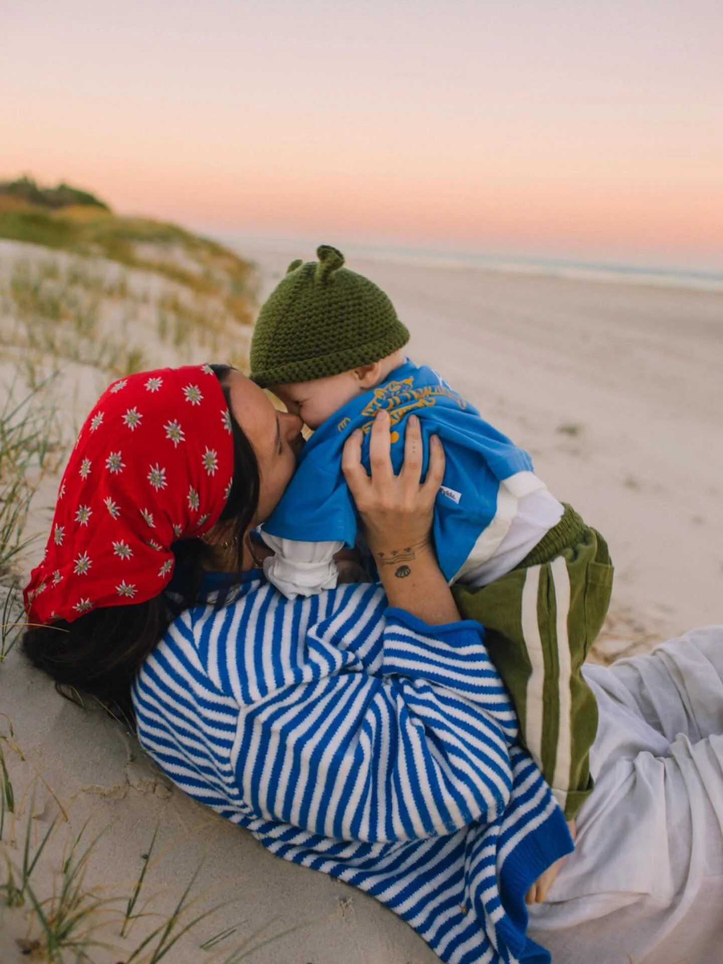 sunrise with mackayla and her darling boys reggie &amp; chaco (🐾)❣️❣️