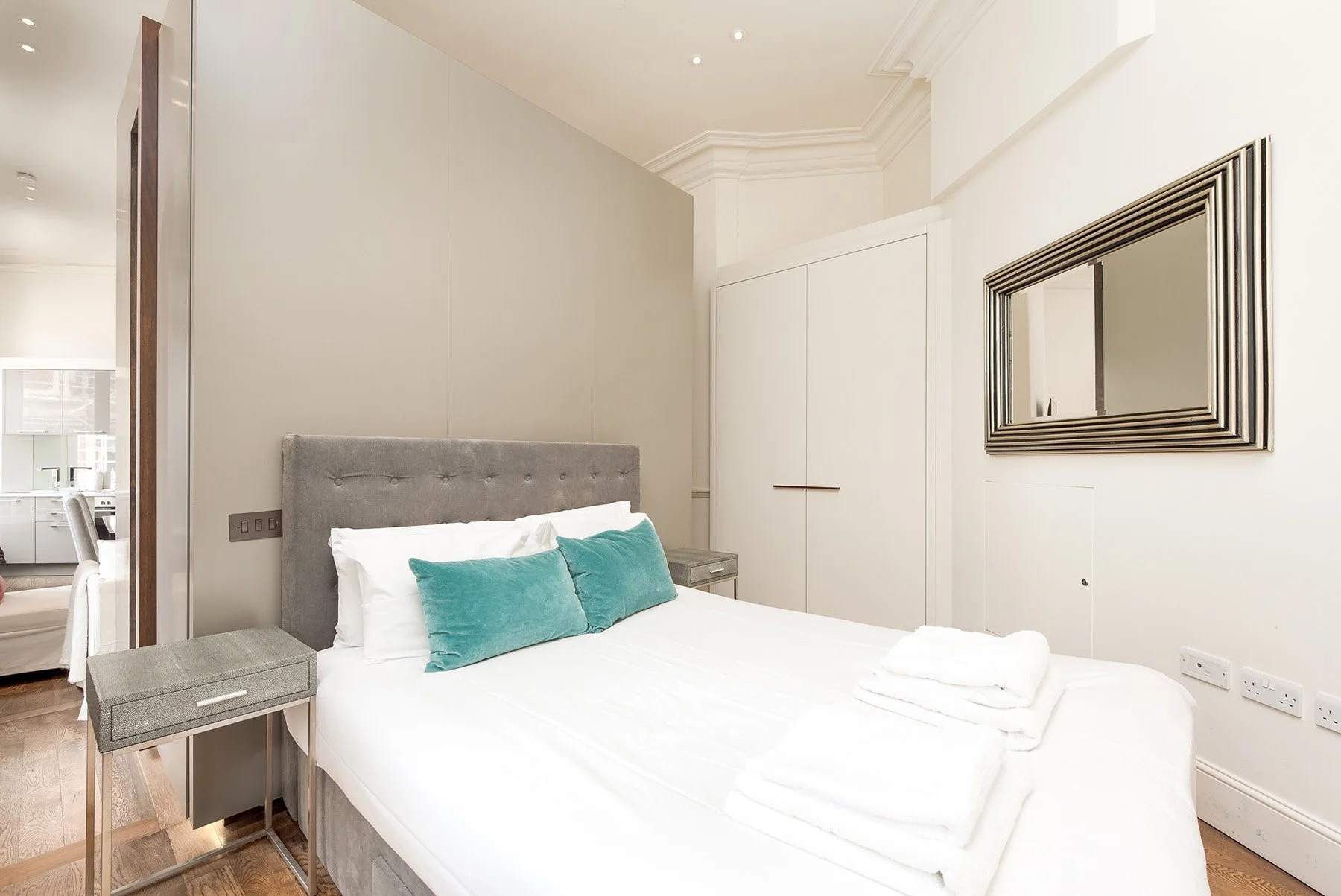 Flat 3, 19 Grovsnor Garden-2.jpg