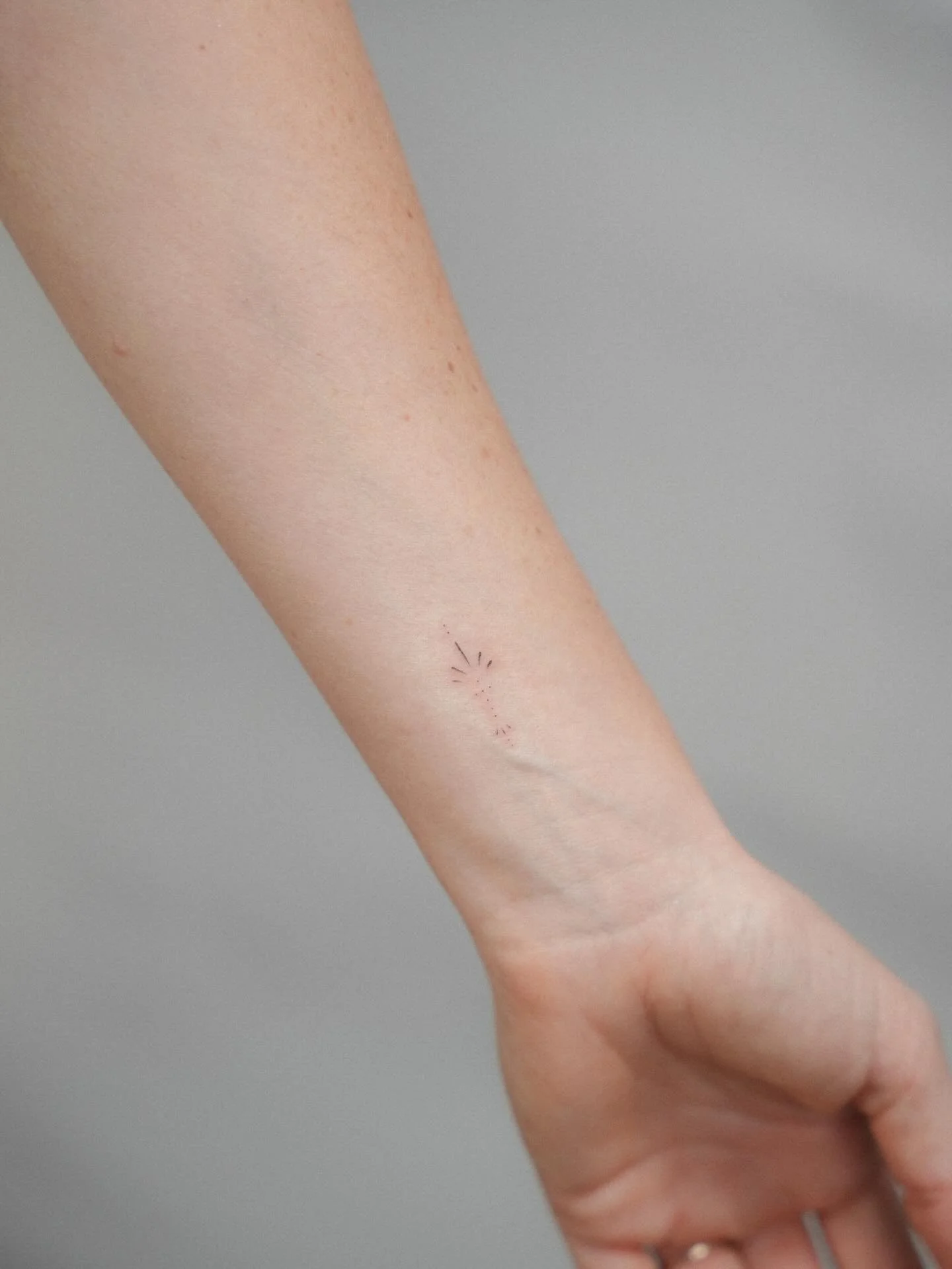 We love a good ornament 🤌🏼💌

#smalltattoos #finelinetattoo #tattoo #finelinetattookassel