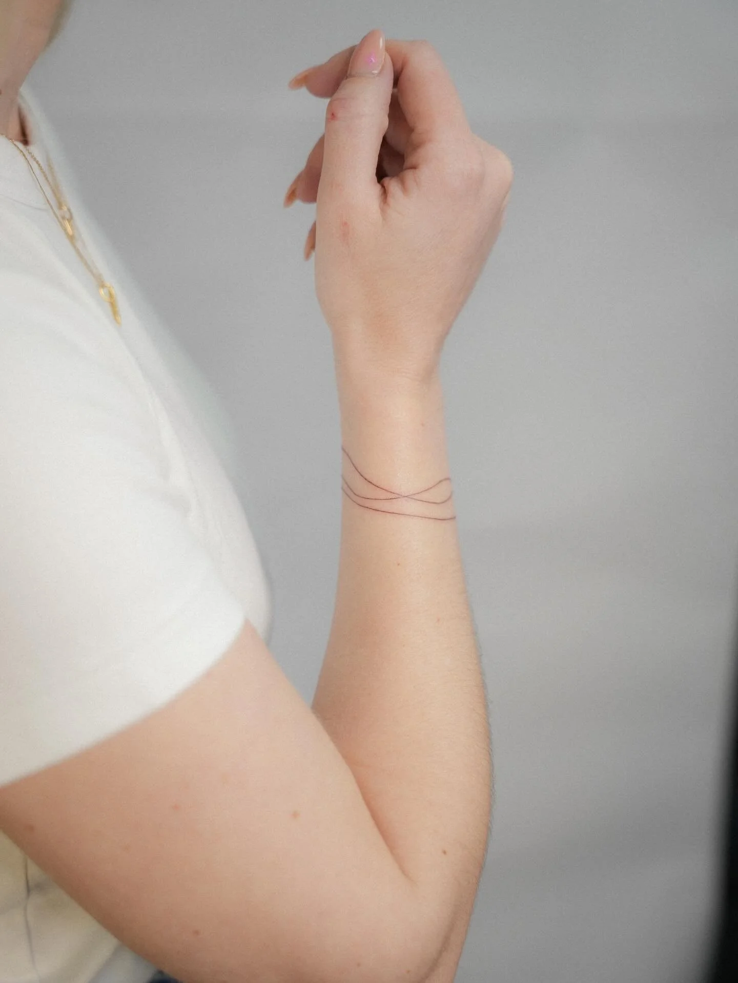 a bracelet for my lovely client 🤍✨

#finelinetattoo #tattoo #bracelet #tattookassel