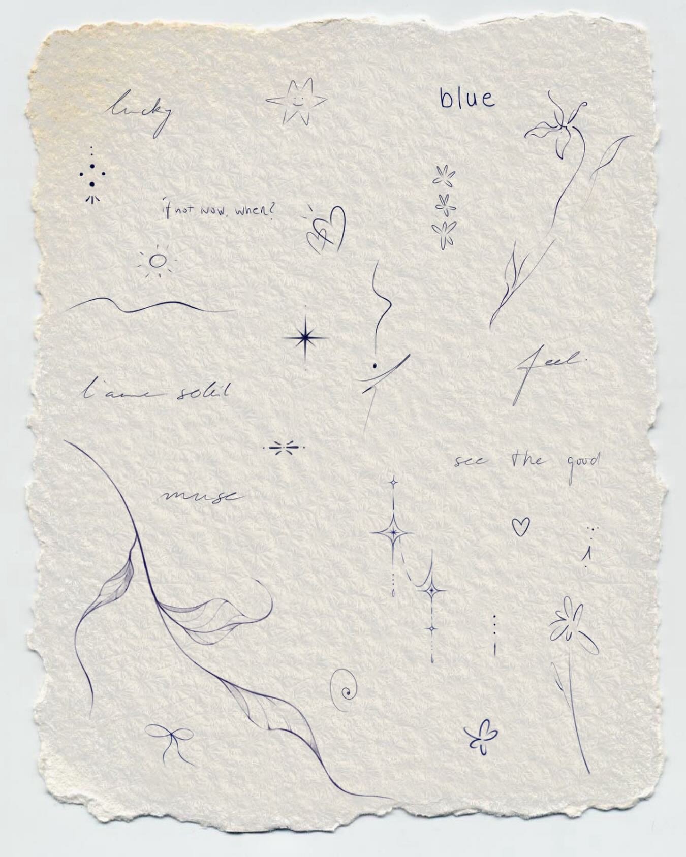 Mixed wanna do&lsquo;s in Blau 🌀 

Alle Tattoos sind in schwarz, blau und verschiedenen Rott&ouml;nen erh&auml;ltlich. Buchen kannst dein Wunschmotiv &uuml;ber das Buchungsformular (Link in Bio) oder per DM. 

Ich freu mich darauf, die Motive ein fo