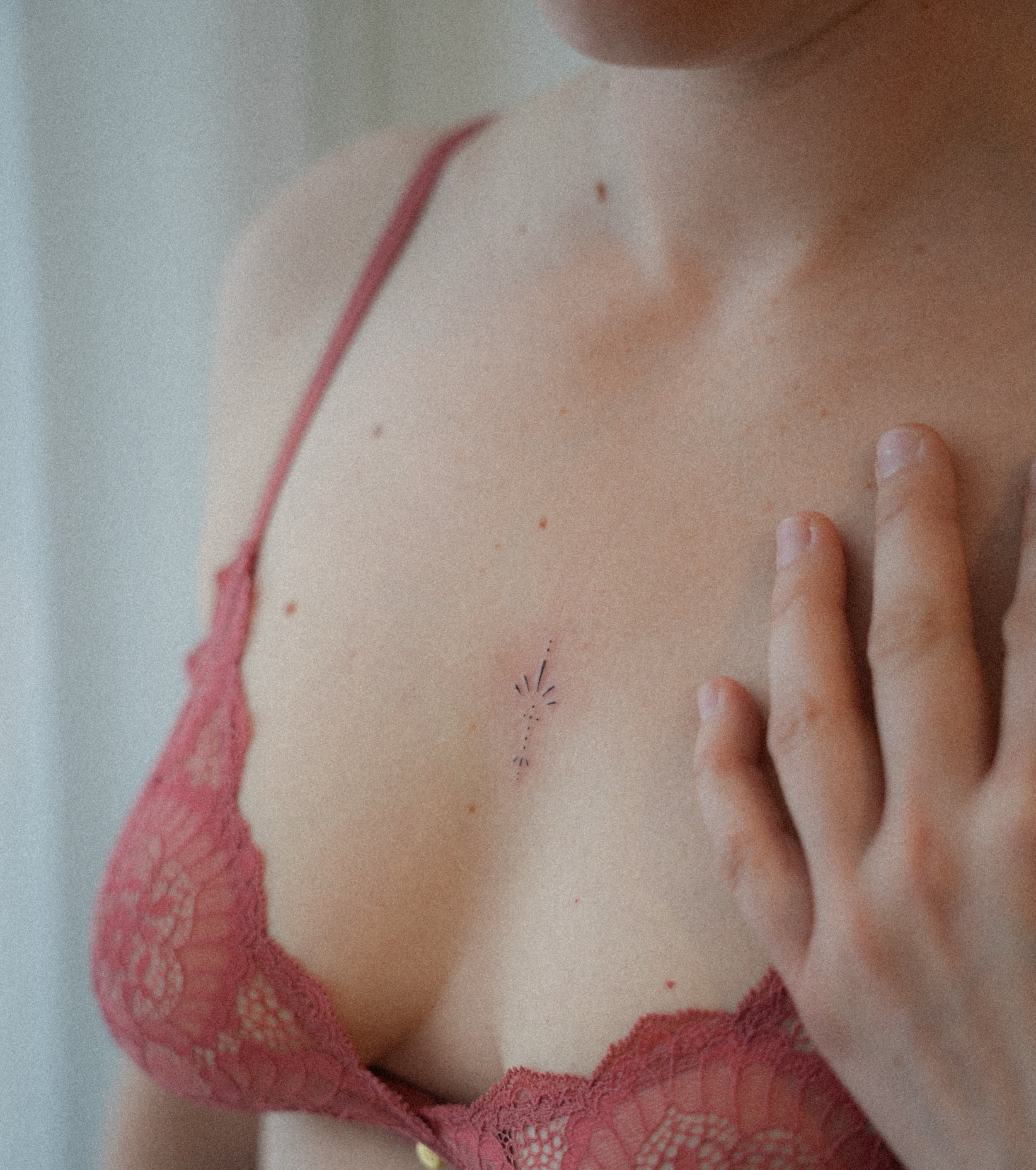 Body jewellry✨🌀

#finelinetattoo #tattoo #jewellery #tattookassel