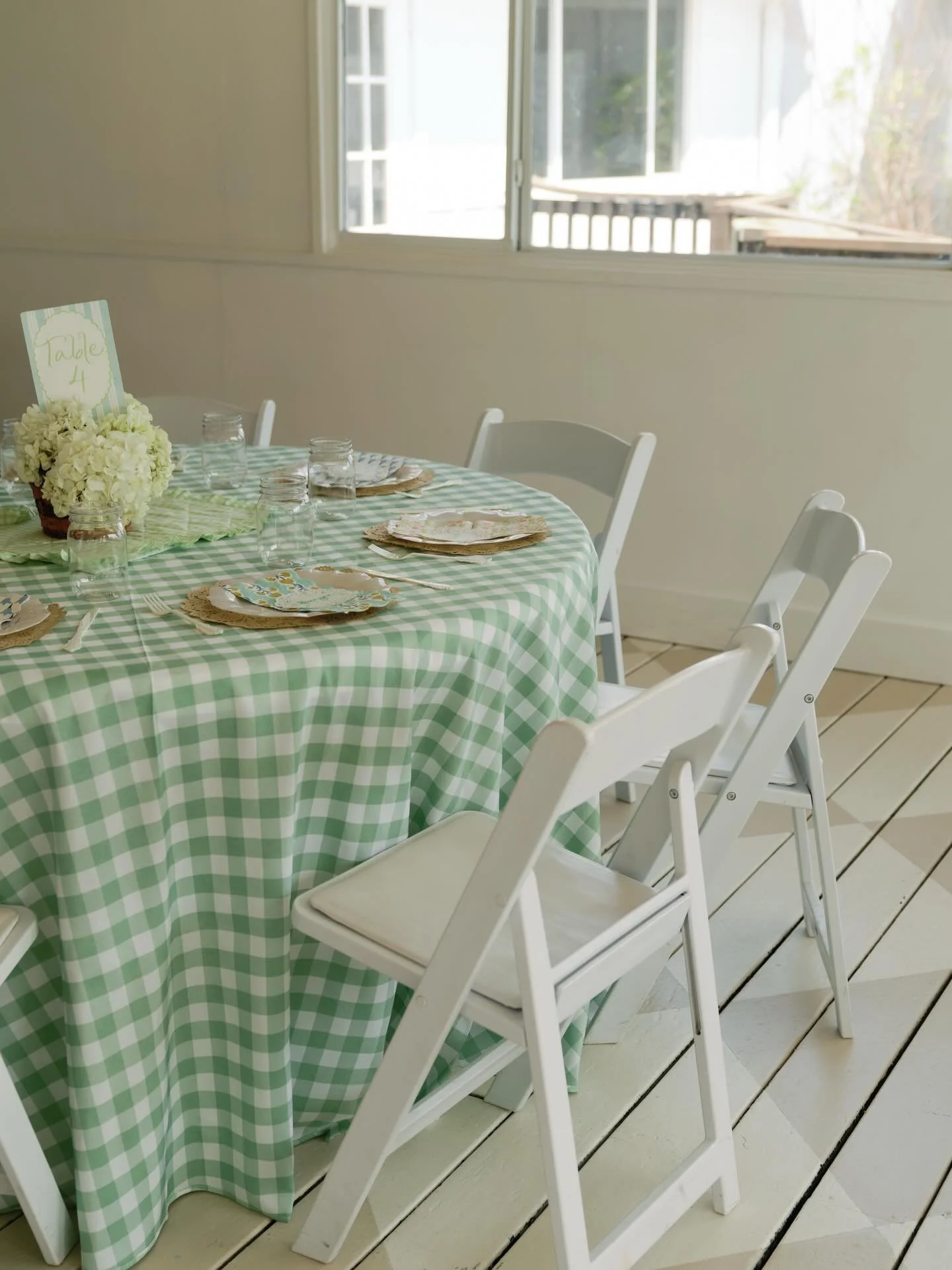 Spring showed up in the prettiest way at V|V Chapel 🌸🌿 

Photography: @fitzphotoandfilm 

#texasweddingvenue #weddingvenues #weddingfilm #venue