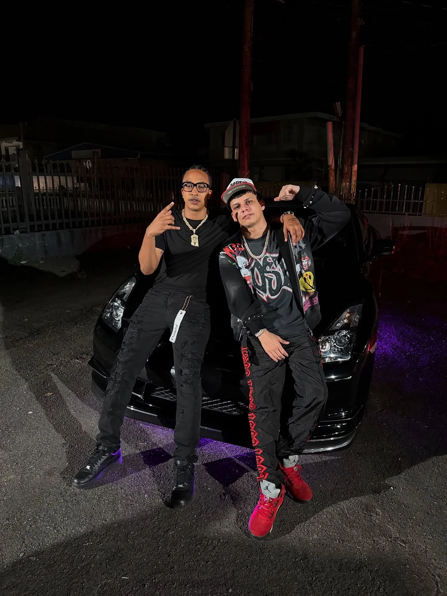 Este viernes salimos con SI TE VAS 💤 DIME @_juliito ROMPISTE EL TEMA CB 🔥 est&aacute;n ready???

Tinto en la calle!!! @lasovejasnegras.ent 
Malibu Remix Ft. @elpisog en la calle!!!

Esto es @laboveda 

👁️📸 @am_visionn
