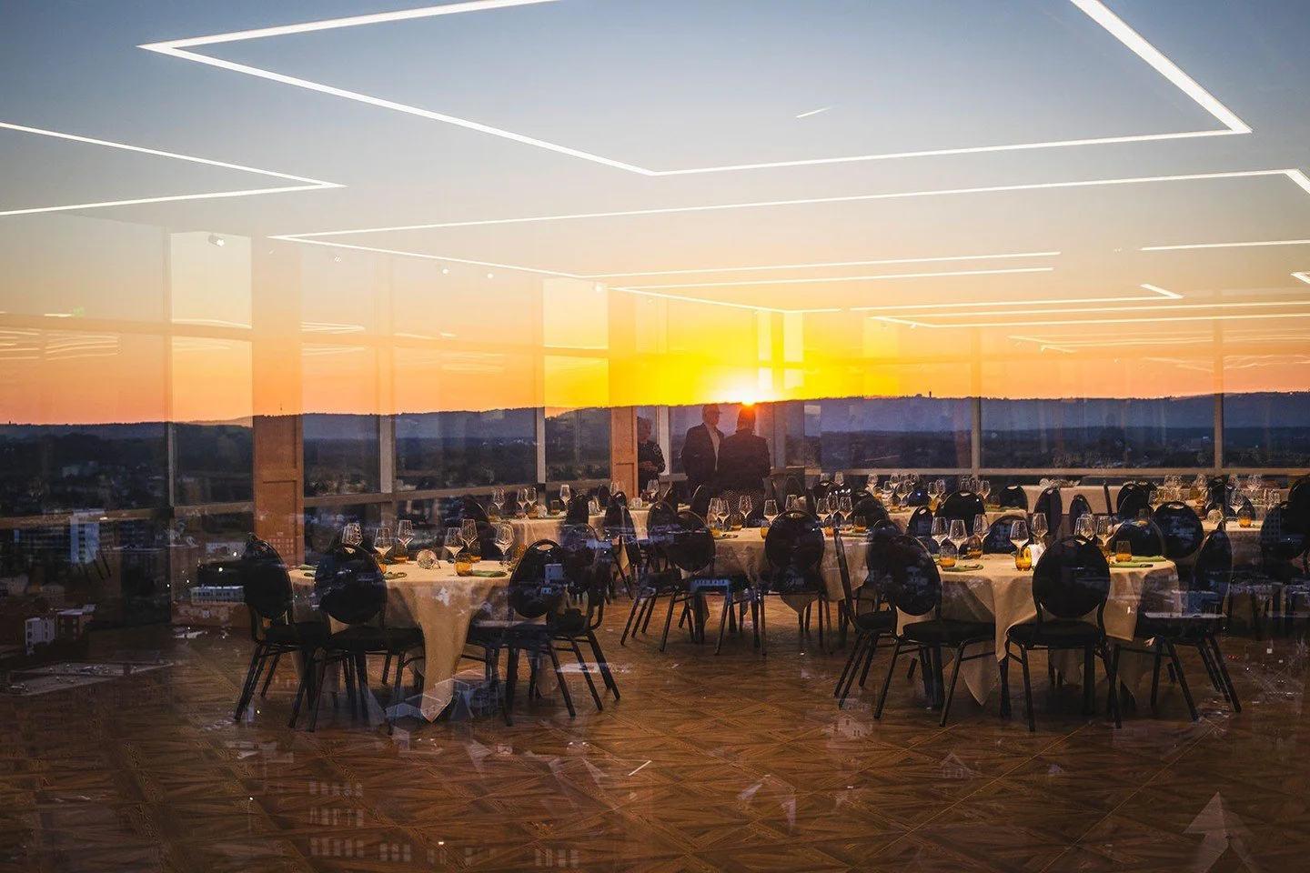 Last night was proof that community truly is everything. We’re overwhelmed with gratitude for everyone who came out to support last night's SOLD OUT Fire Relief Dinner.
Thank you from the bottom of our hearts to everyone who joined us, donat