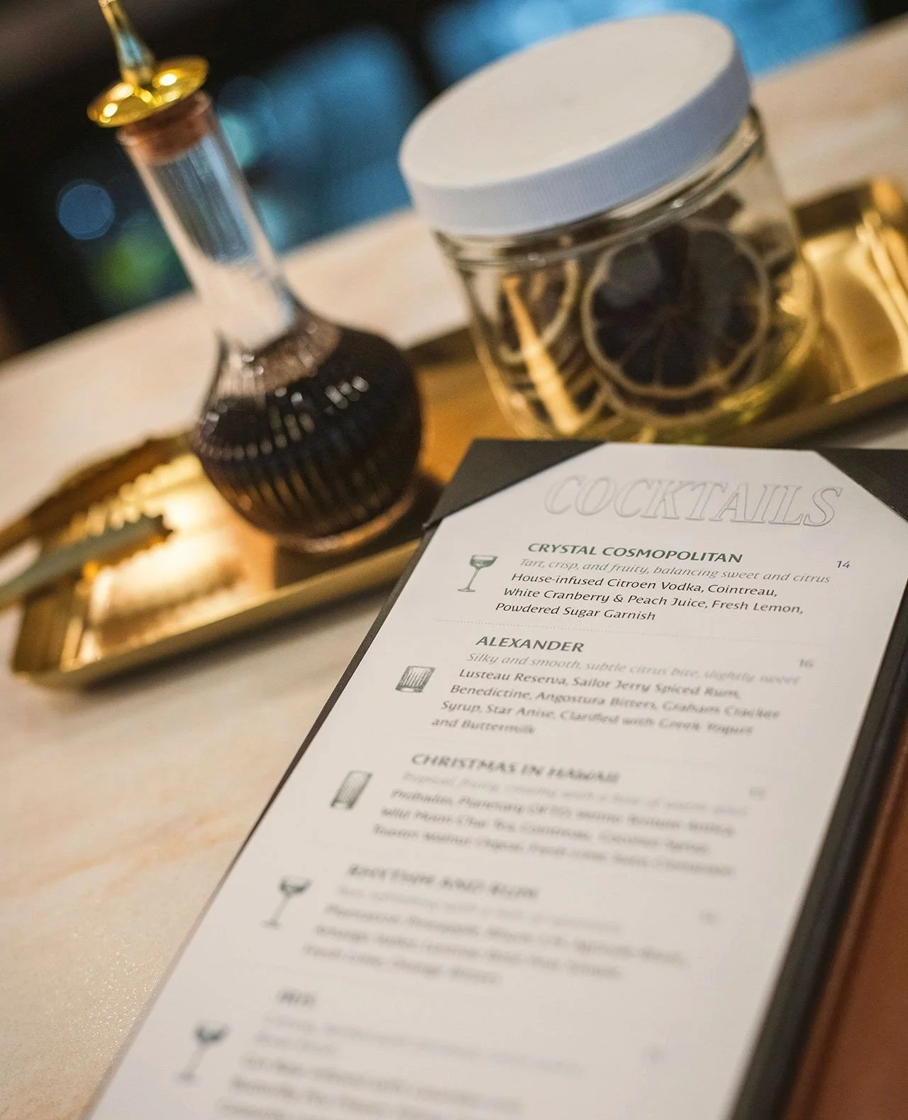 Friday night state of mind 🥂⁠
⁠
COCKTAIL LOUNGE HOURS⁠
⁠
Live jazz and classic standards every Friday and Saturday early evening, and Sunday during brunch⁠
⁠
Friday &amp; Saturday⁠
5:00pm&ndash;1:00am (food &lsquo;til midnight)⁠
⁠
Sunday⁠
11:00am&nd