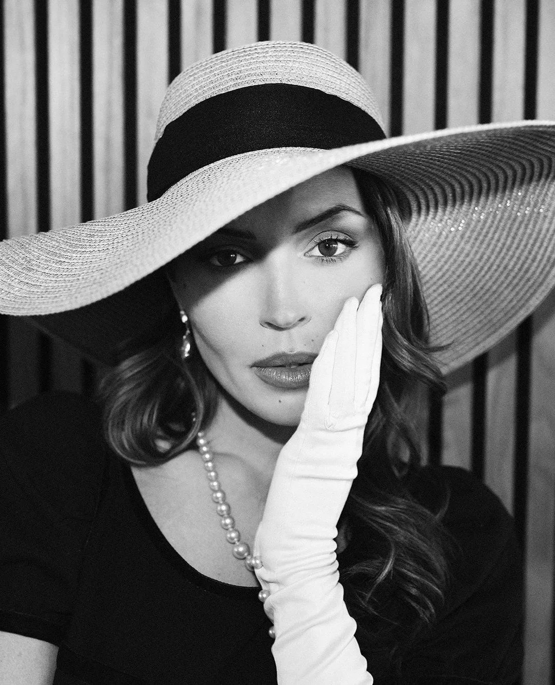 Hello weekend. We've been waiting for you.⁠
⁠
COCKTAIL LOUNGE HOURS⁠
⁠
Friday &amp; Saturday⁠
5:00pm&ndash;1:00am (food &lsquo;til midnight)⁠
⁠
Sunday⁠
11:00am&ndash;8:00pm (food &lsquo;til 7:00pm)⁠
Champagne Brunch 11:00am&ndash;3:00pm⁠
⁠
Walk-ins a