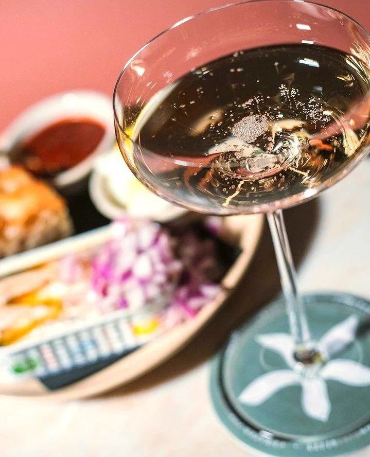 Bubbles and bites all night tonight 🥂✨️⁠
⁠
Live jazz early evening, serving until 1:00am (food 'til midnight).⁠
⁠
Walk-ins are welcome, reservations recommended.⁠
⁠
PARKING &amp; ENTRY⁠
⁠
Access to VUE is seamless via an attached parking garage with