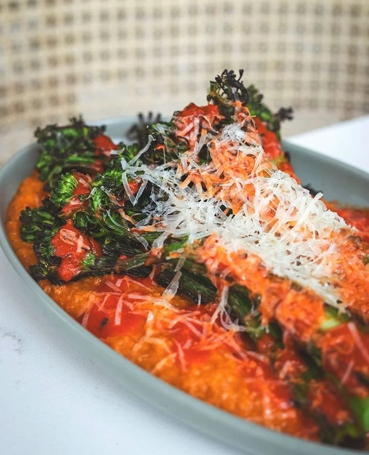 A Mediterranean classic, through the Vivienne lens. Grilled rapini meets creamy spiced chickpea pur&eacute;e, piquillo, and pecorino for a plate built on bold, simple flavors.⁠
⁠
Join us for dinner this weekend and reserve your table at Vivienne.