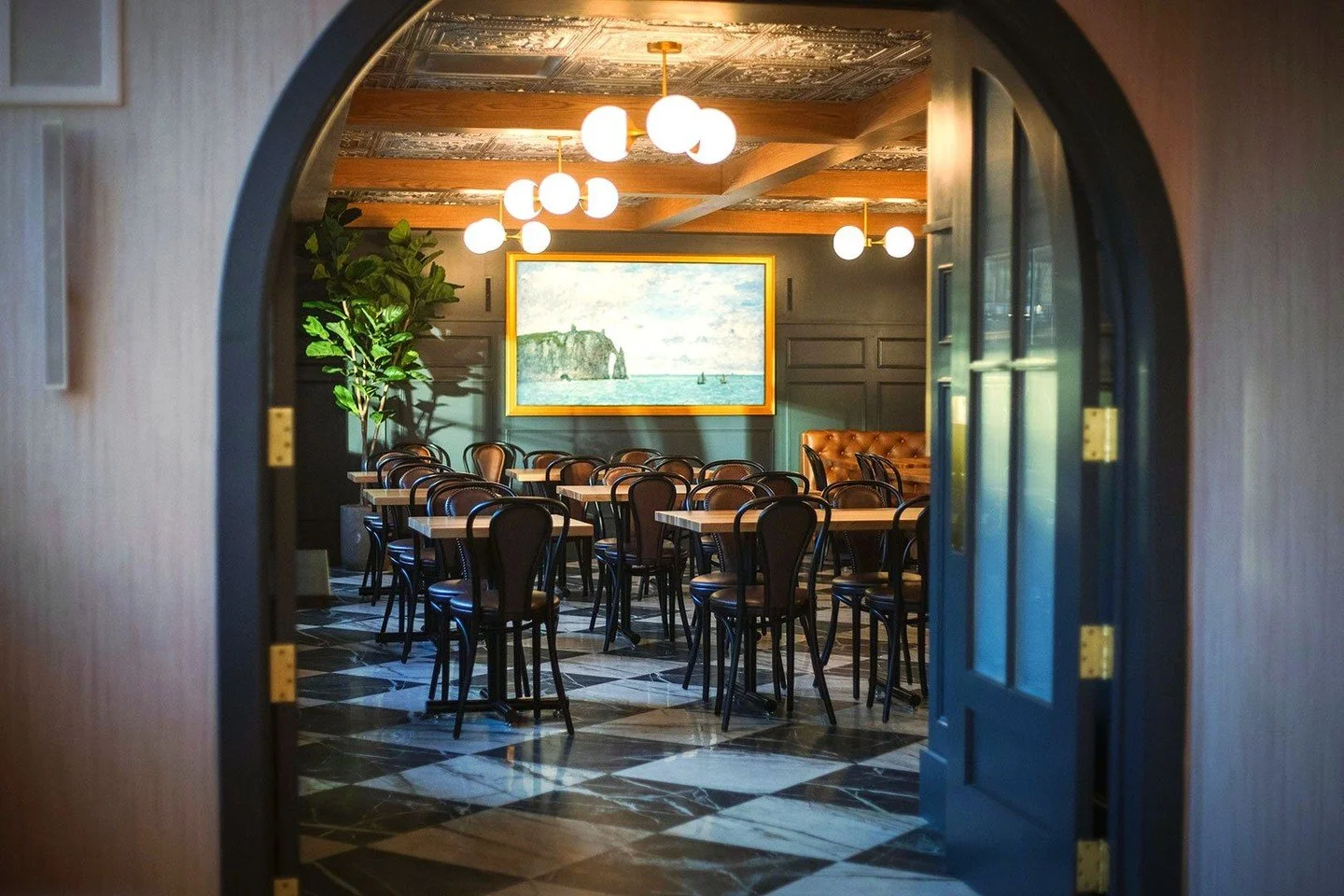 An extraordinary setting for the most wonderful time of the year.⁠
⁠
This holiday season, celebrate somewhere exceptional. From intimate gatherings and elegant private dinners to grand holiday celebrations, Vivienne and VUE offer distinctive spaces t