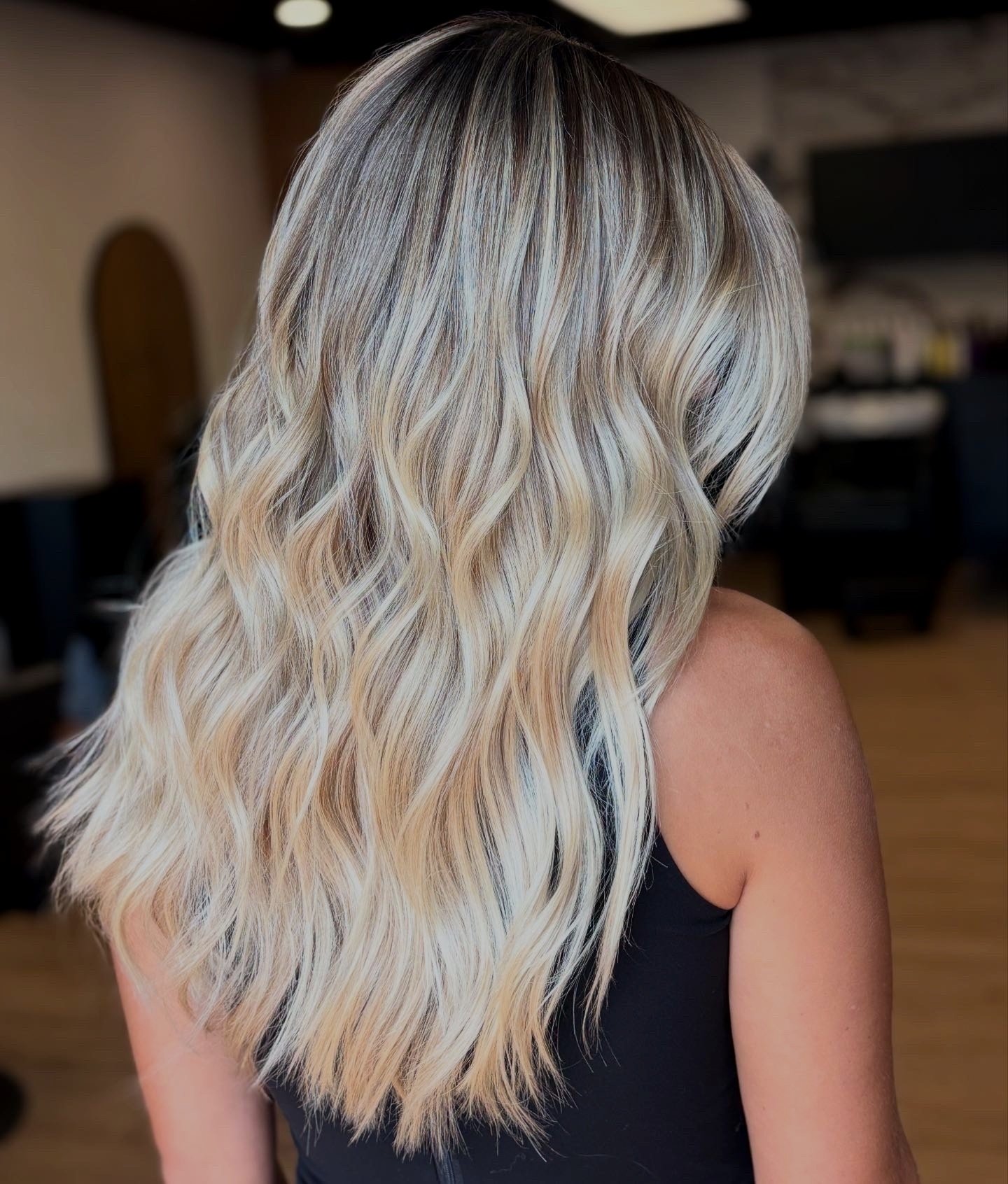 This gorgeous glowing blonde shade is your next hair goal....

Color and cut by Gianna. She is accepting new guests this week. Schedule a visit with Gianna or a free consult to meet her through our bio! 

*
*
*
*
*
#saintpetesalon #bbsalonstpete #bal