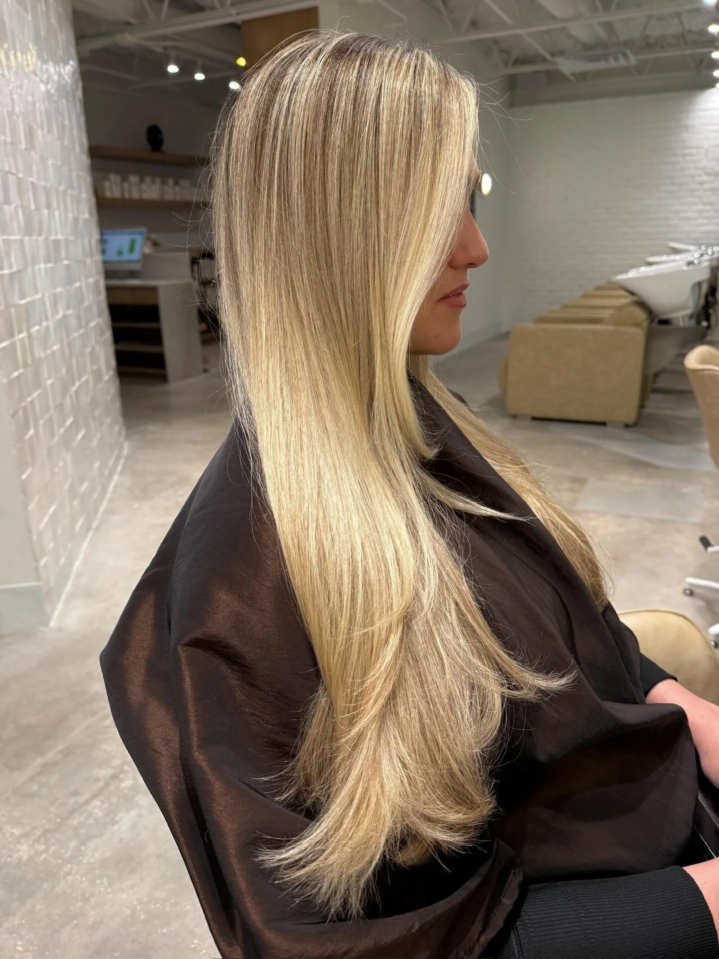 Obsessed is an understatement.

hair by: @theshadeofsummer 

&bull;
&bull;
&bull;
St. Petersburg, St. Pete, Tampa, Tampa Bay, Blonde, Blonde hair inspo, luxury salon, luxury hair salon, blonde hair