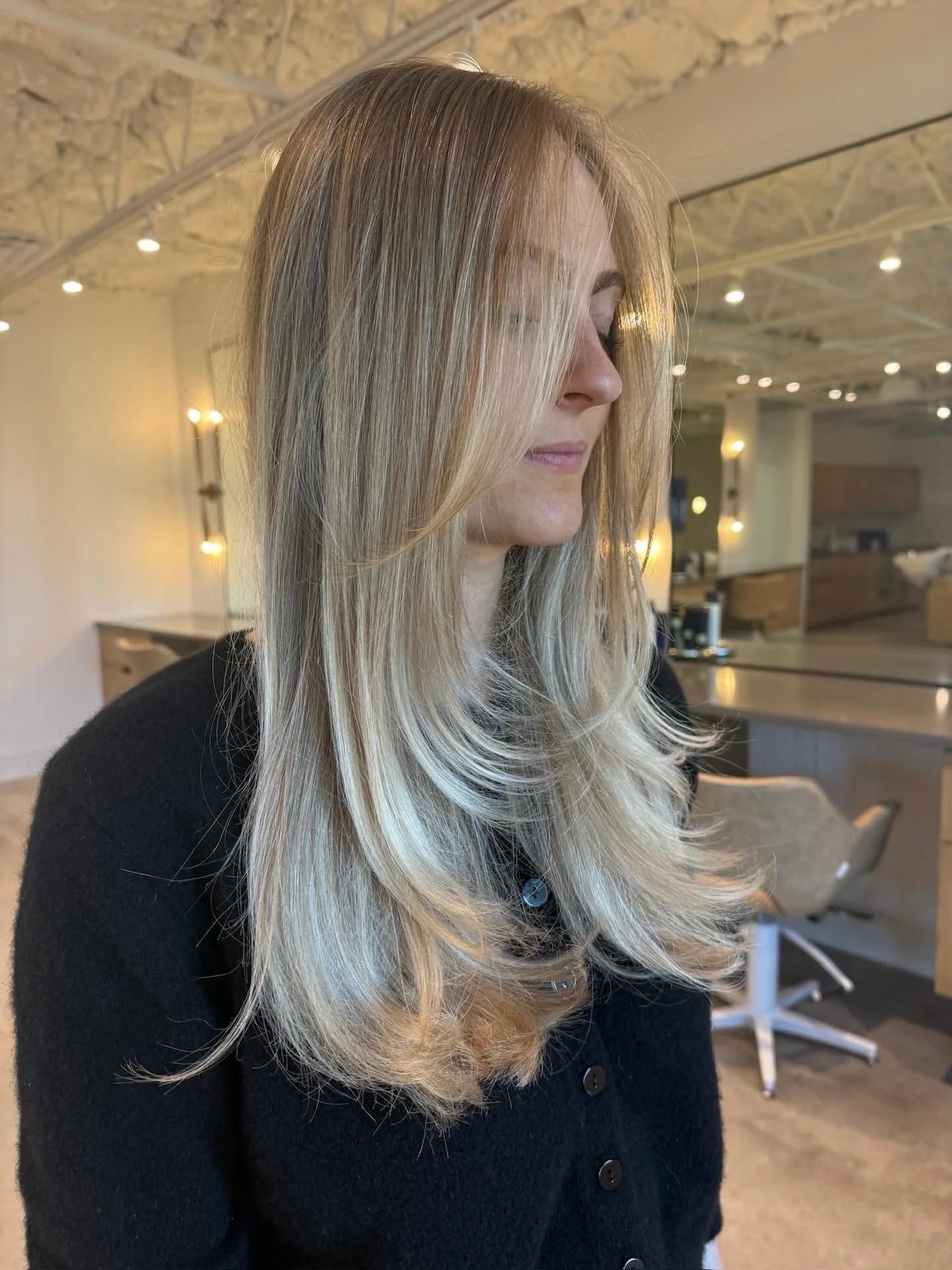 a vanilla moment 🍦

hair by: @theshadeofsummer