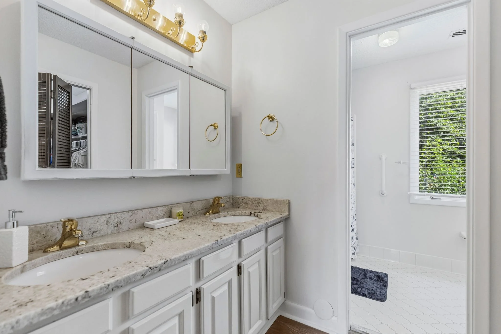 417-sparrow-hawk-ct-greer-sc-chapter-vine-realty-photo-09.jpg