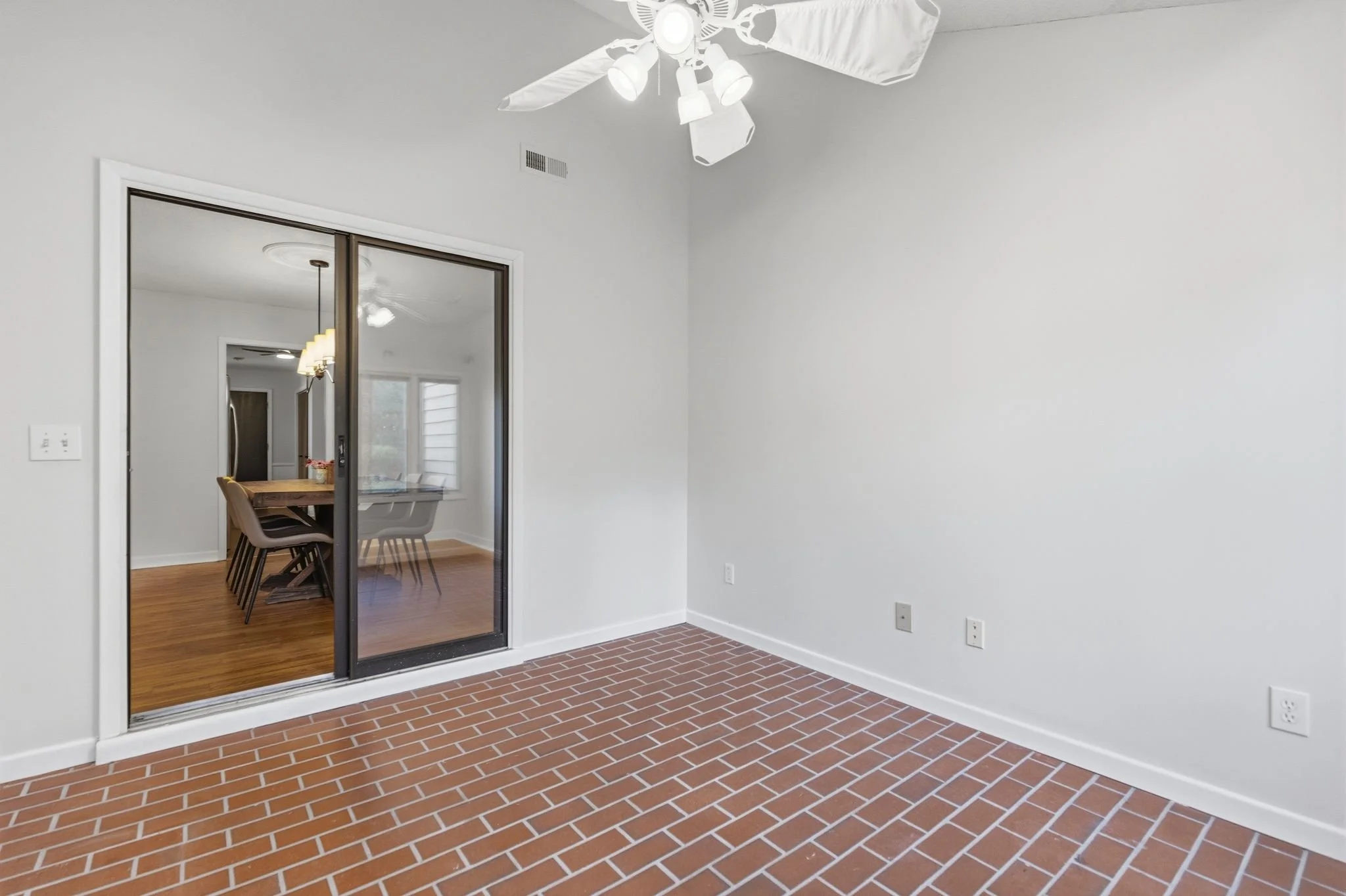 417-sparrow-hawk-ct-greer-sc-chapter-vine-realty-photo-20.jpg