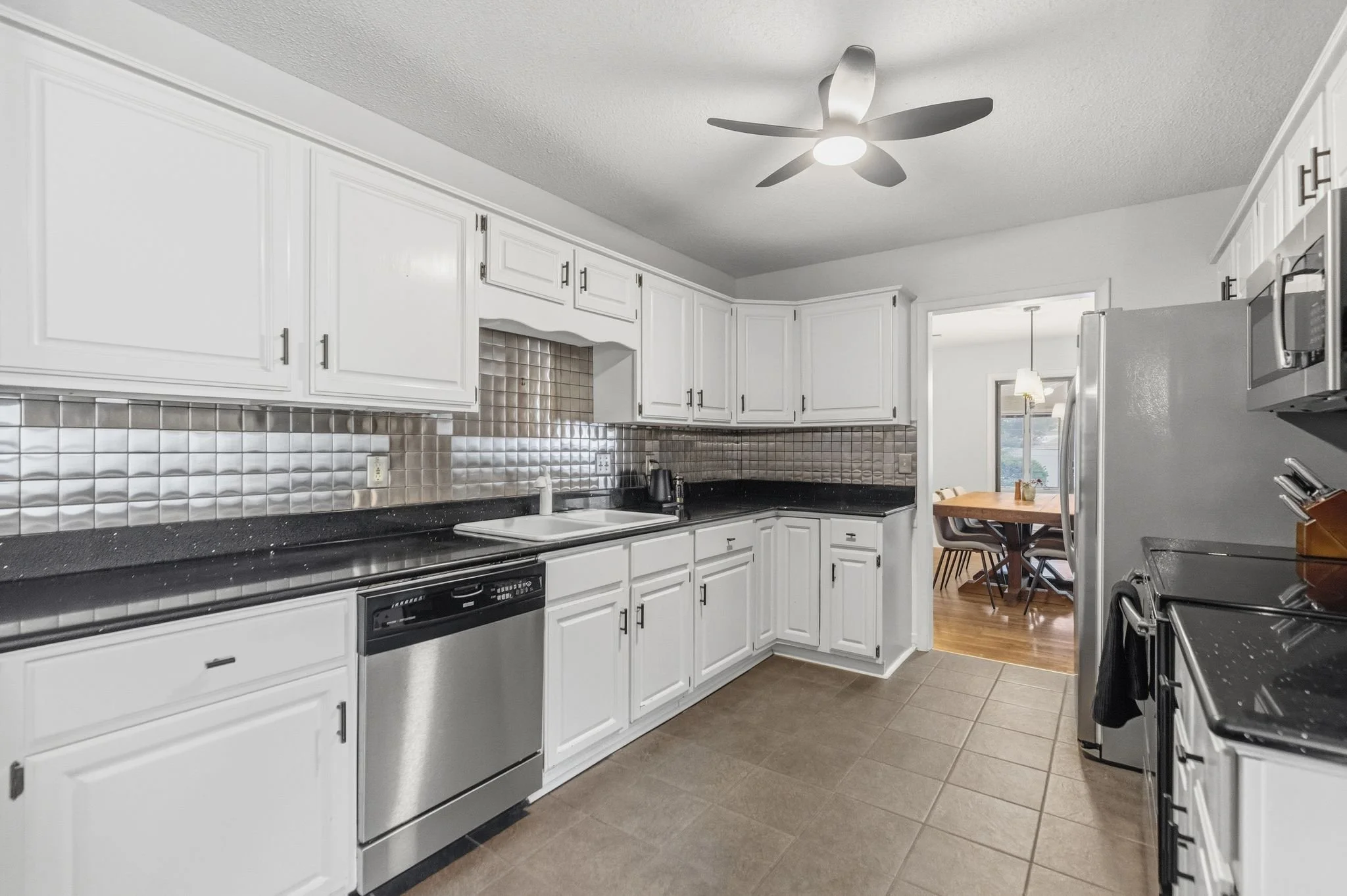 417-sparrow-hawk-ct-greer-sc-chapter-vine-realty-photo-30.jpg