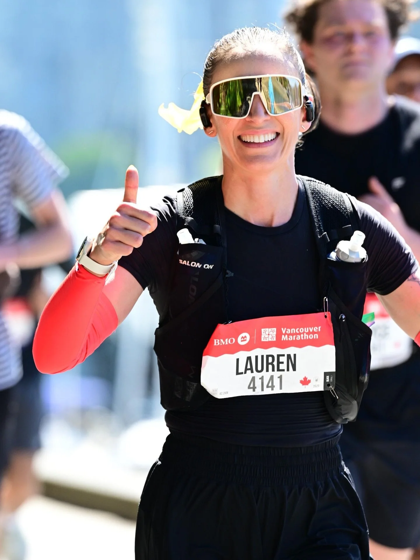 I did a marathon. 🏃&zwj;♀️✨

After 16 weeks of training, early mornings, freezing cold runs in the rain, endless carbs (hello rice 🍚), way too many gel packs, blisters, chafing, pelvic floor work, and hours of foot rolling, I made it to the start l