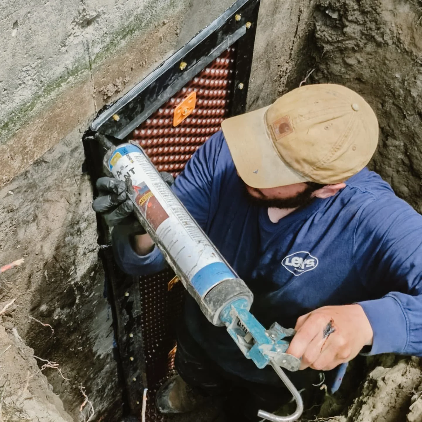 This week we've been working on a big wrap and some foundation repairs 🏘

We're also currently booking into mid August for exterior work.

Call, text, email or submit a contact form through our website for a free quote!

613-970-6122 
hello@donerite
