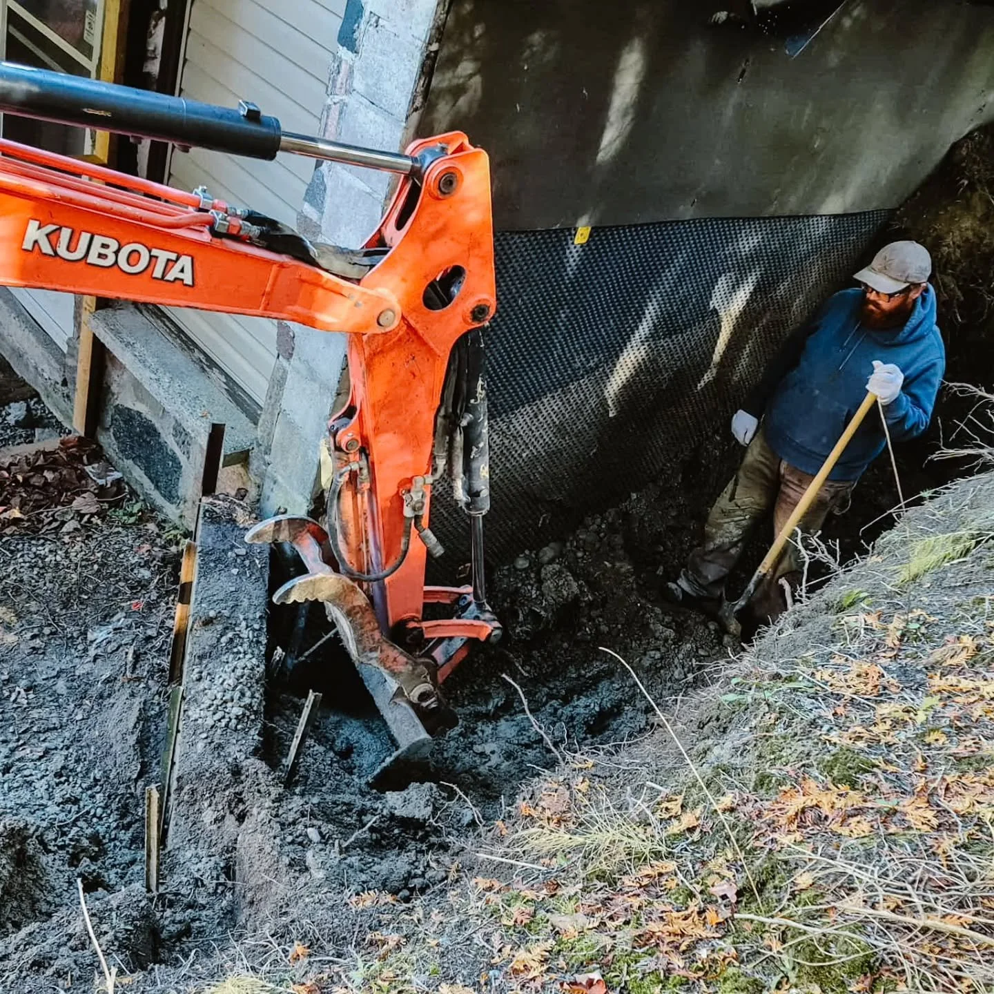 It's been a rainy start to the week for this dig, but a little bit of mud has never stopped us 🌧

Call, text, email or submit a contact form today for a free quote 🏡

613-970-6122 
hello@doneritesolutions.ca www.doneritesolutions.ca 

#basementwate
