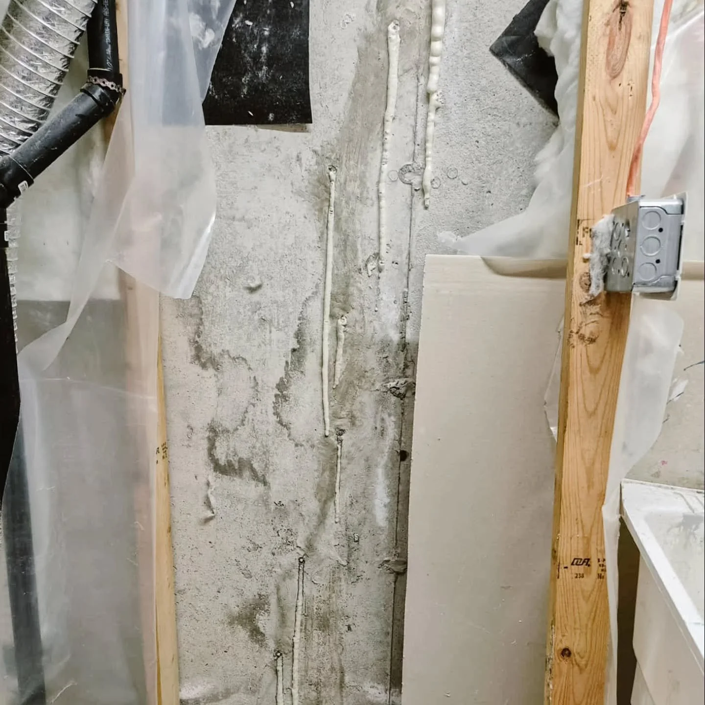 We're working on getting as many interior crack repairs done as possible before the rain hits on Thursday 🌧

Call, text, email or submit a contact form through our website for your free quote.

613-970-6122 
hello@doneritesolutions.ca www.doneriteso